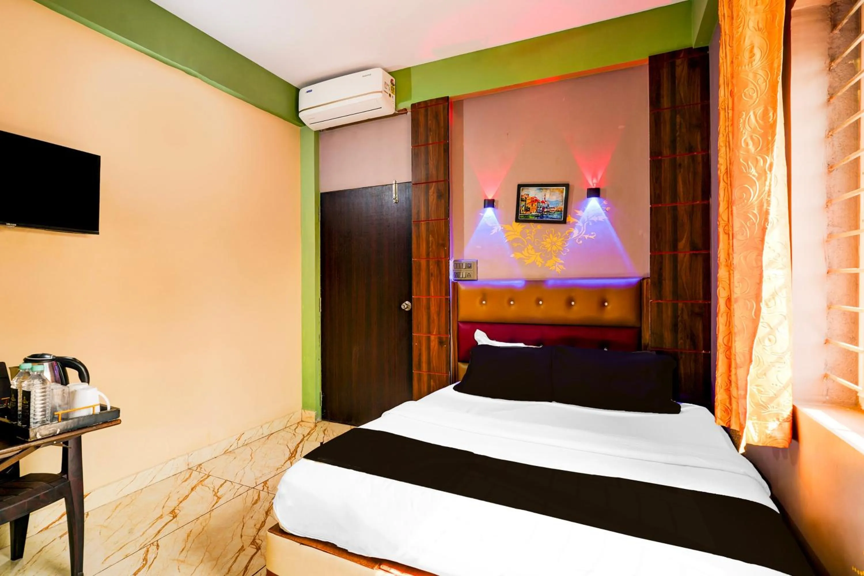 Bedroom in Hotel O SAS ROYAL GALAXY