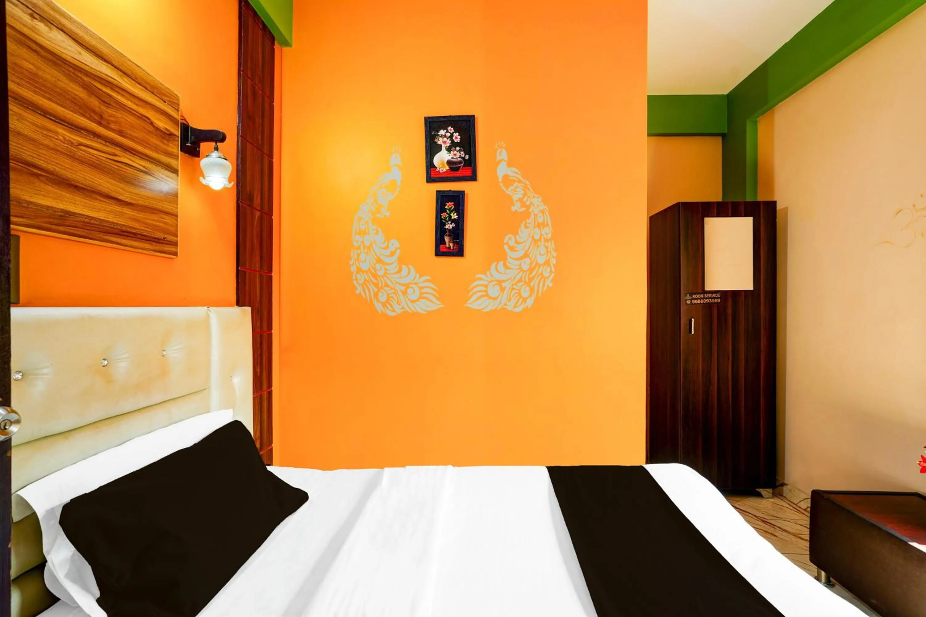 Bedroom in Hotel O SAS ROYAL GALAXY