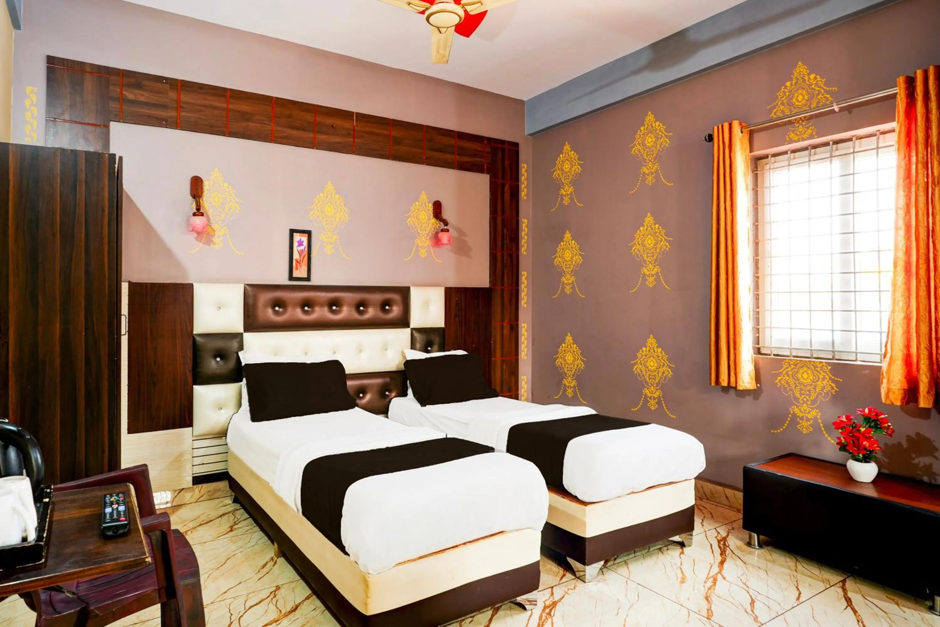 Bedroom, Bed in Hotel O SAS ROYAL GALAXY