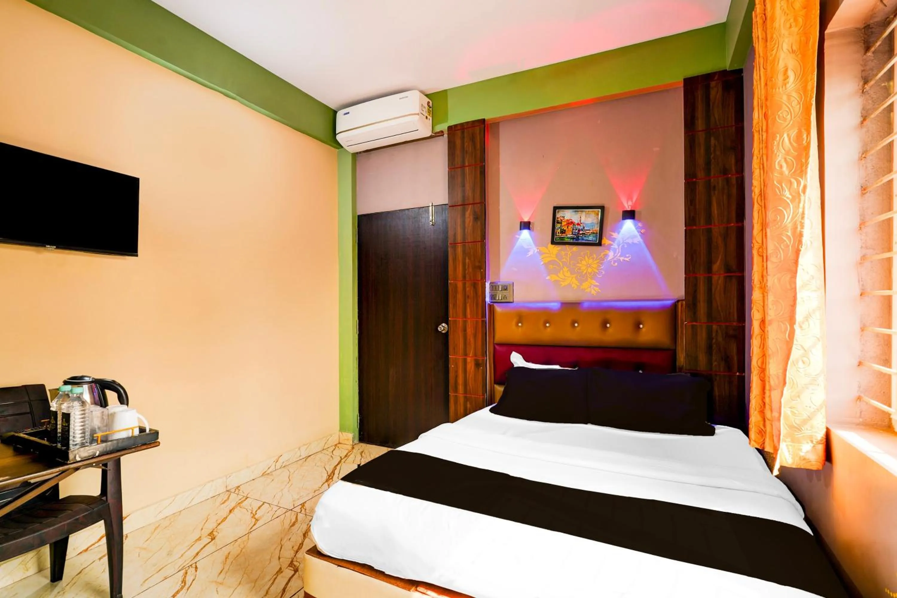 Bedroom in Hotel O SAS ROYAL GALAXY