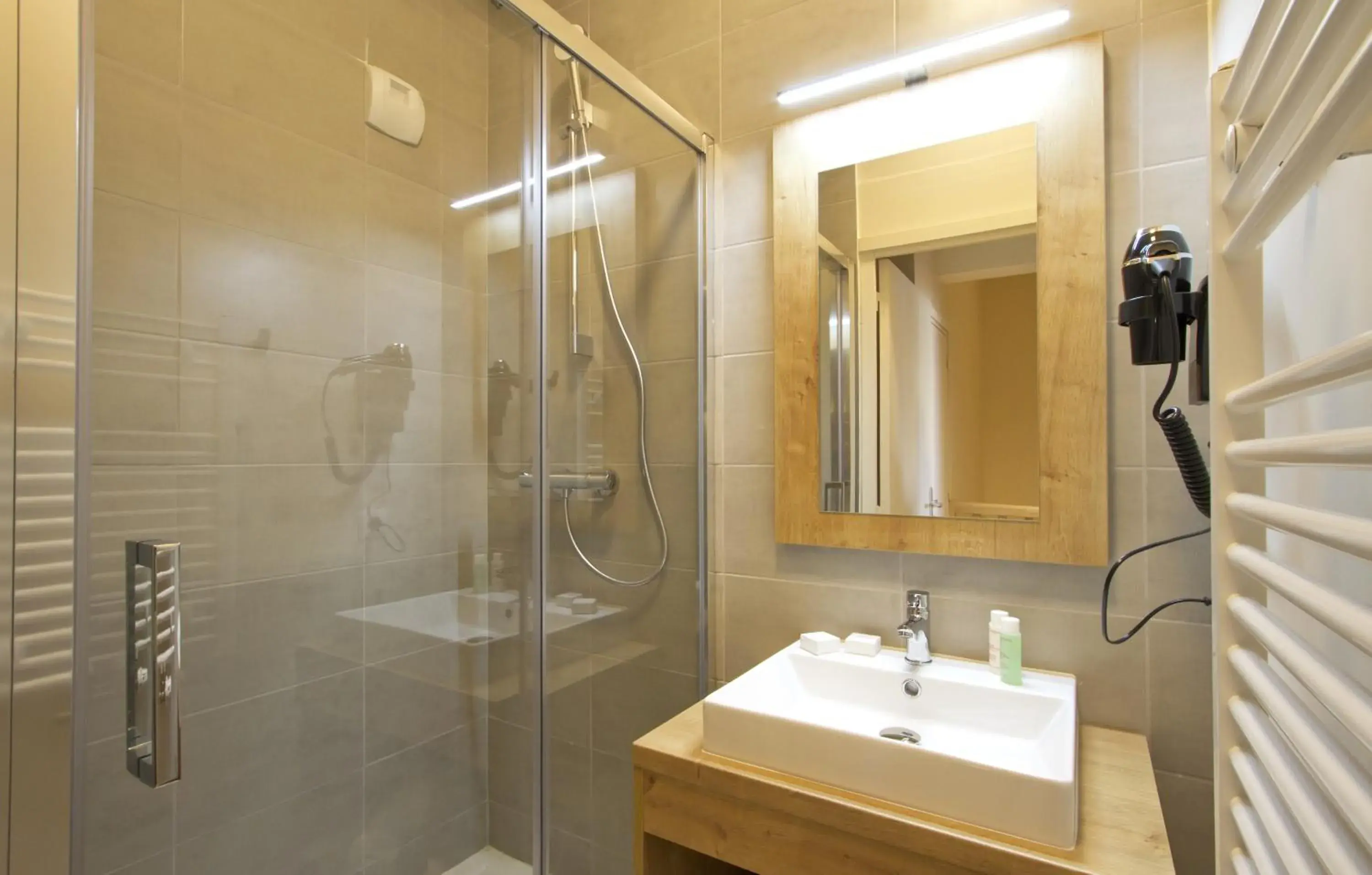 Bathroom in Résidence Prestige Odalys l'Éclose Bathroom in Résidence Prestige Odalys l'Éclose