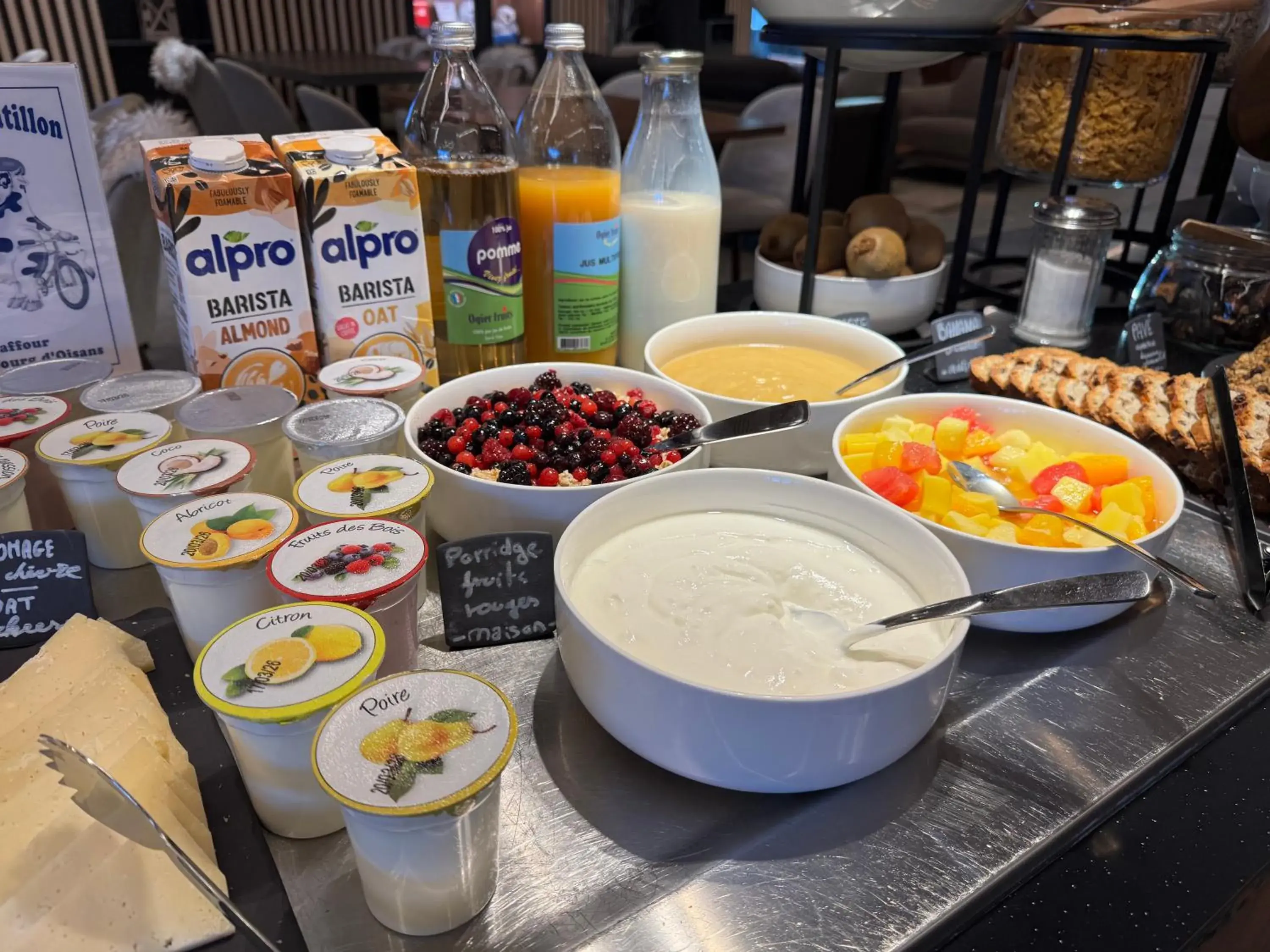 Buffet breakfast in Résidence Odalys l'Éclose Buffet breakfast in Résidence Odalys l'Éclose