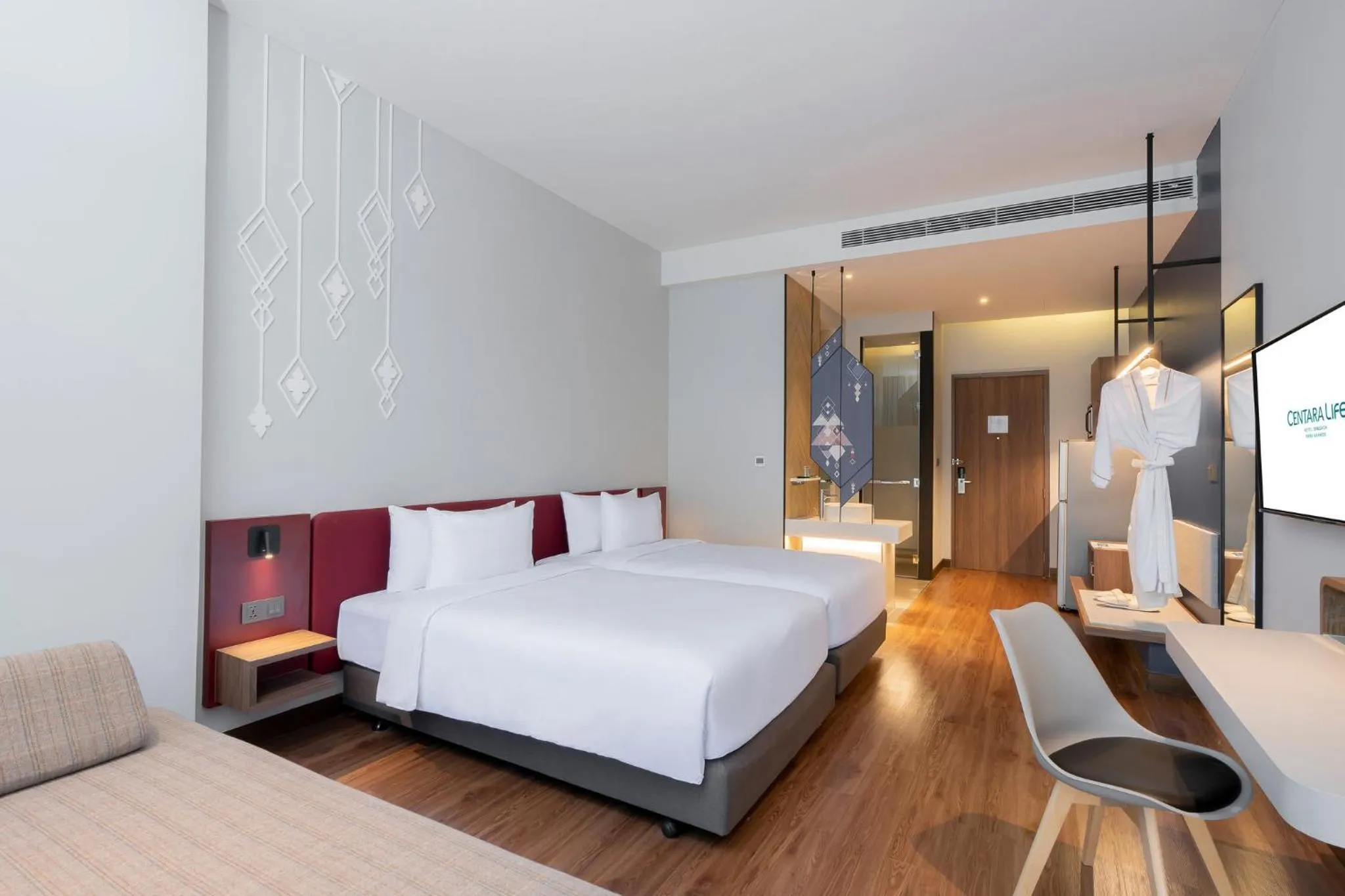 Photo of the whole room, Bed in Centara Life Hotel Bangkok Phra Nakhon