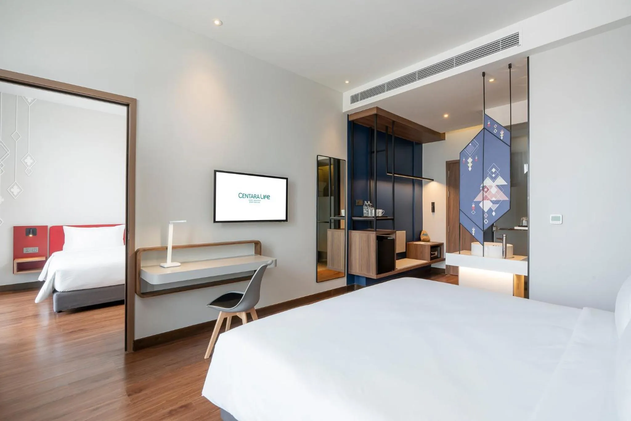 Photo of the whole room, Bed in Centara Life Hotel Bangkok Phra Nakhon