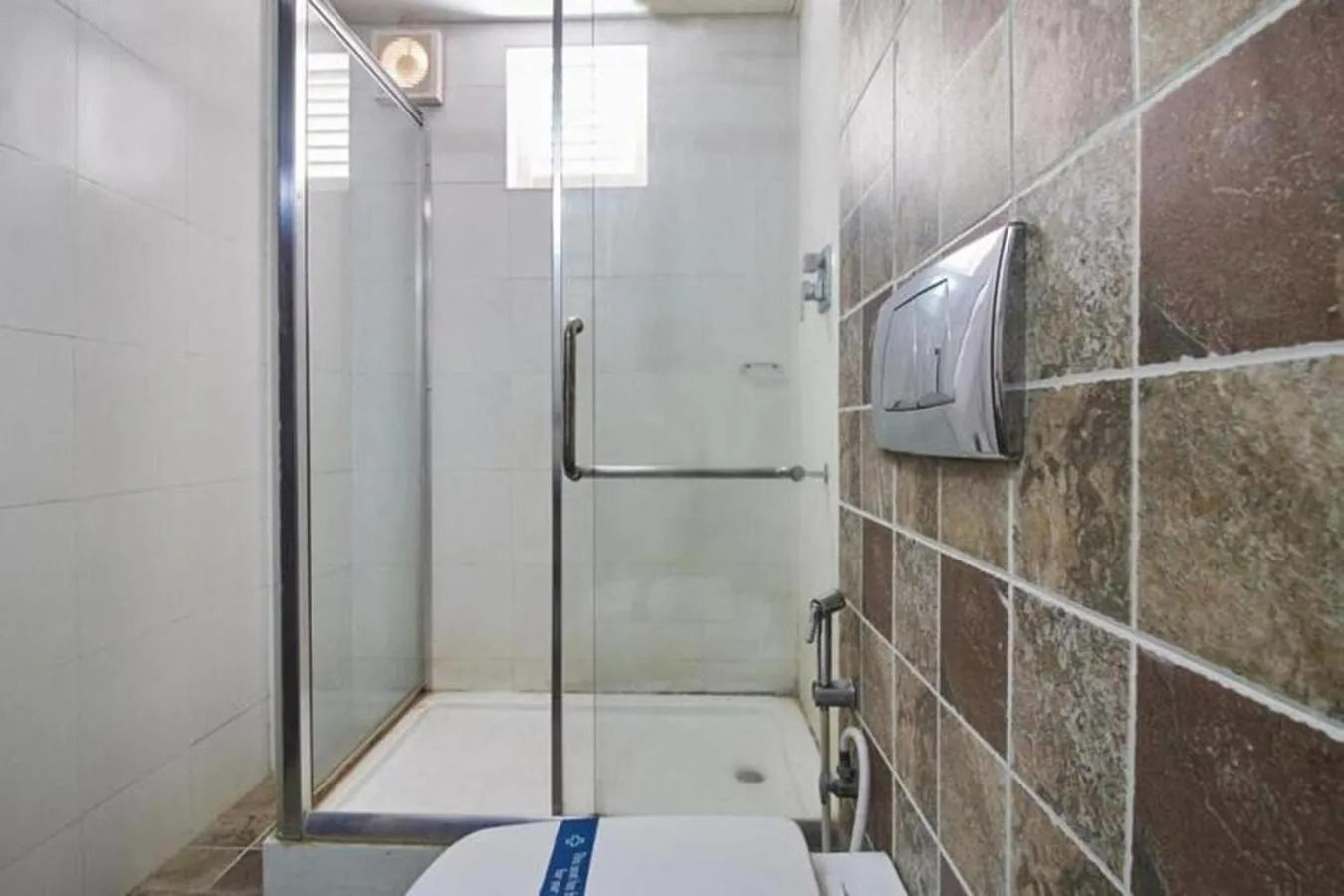 Toilet in THE PEBBLE Boutique Hotel