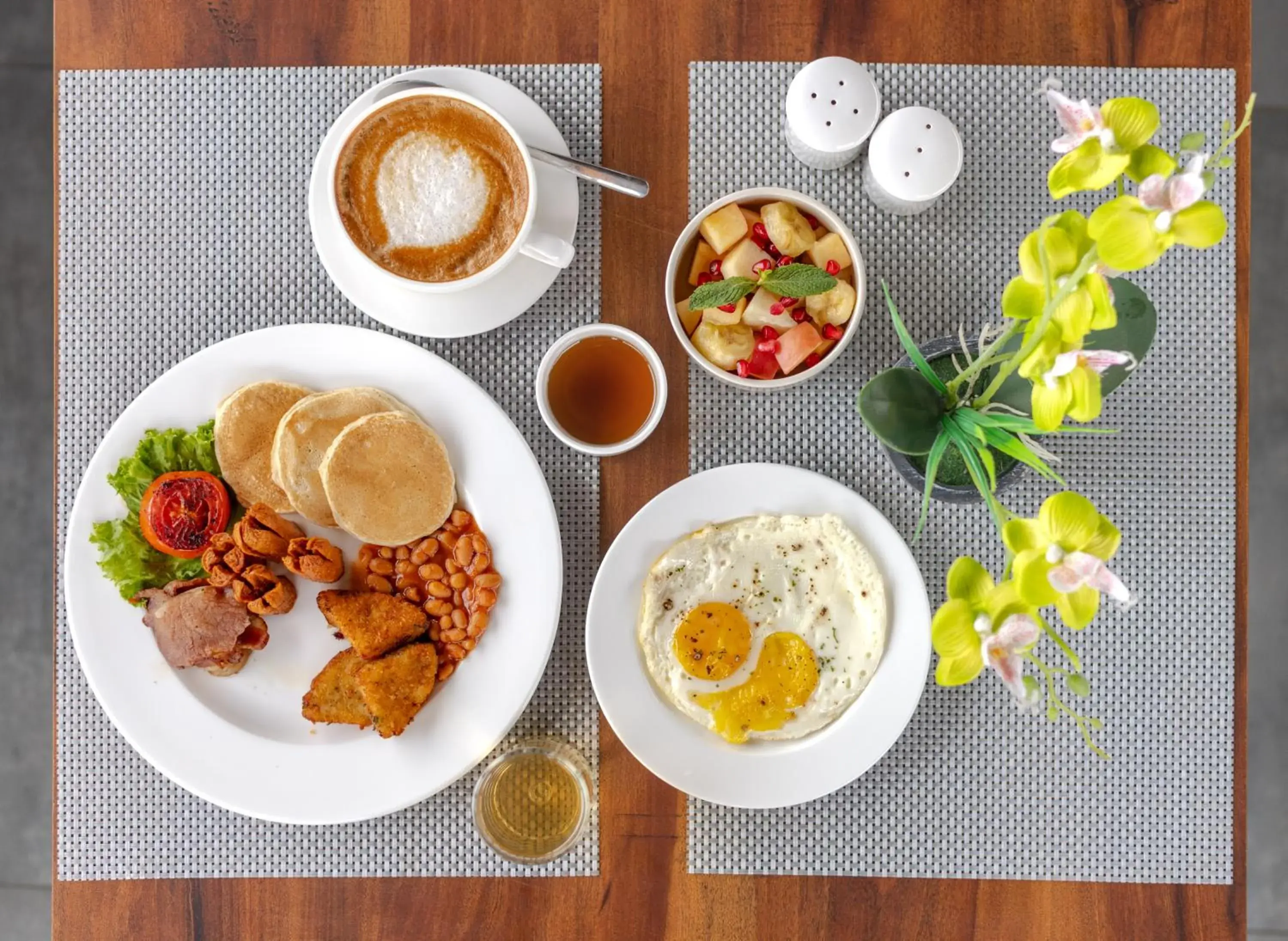 Restaurant/places to eat in Mila Hotel Restaurant/places to eat in Mila Hotel