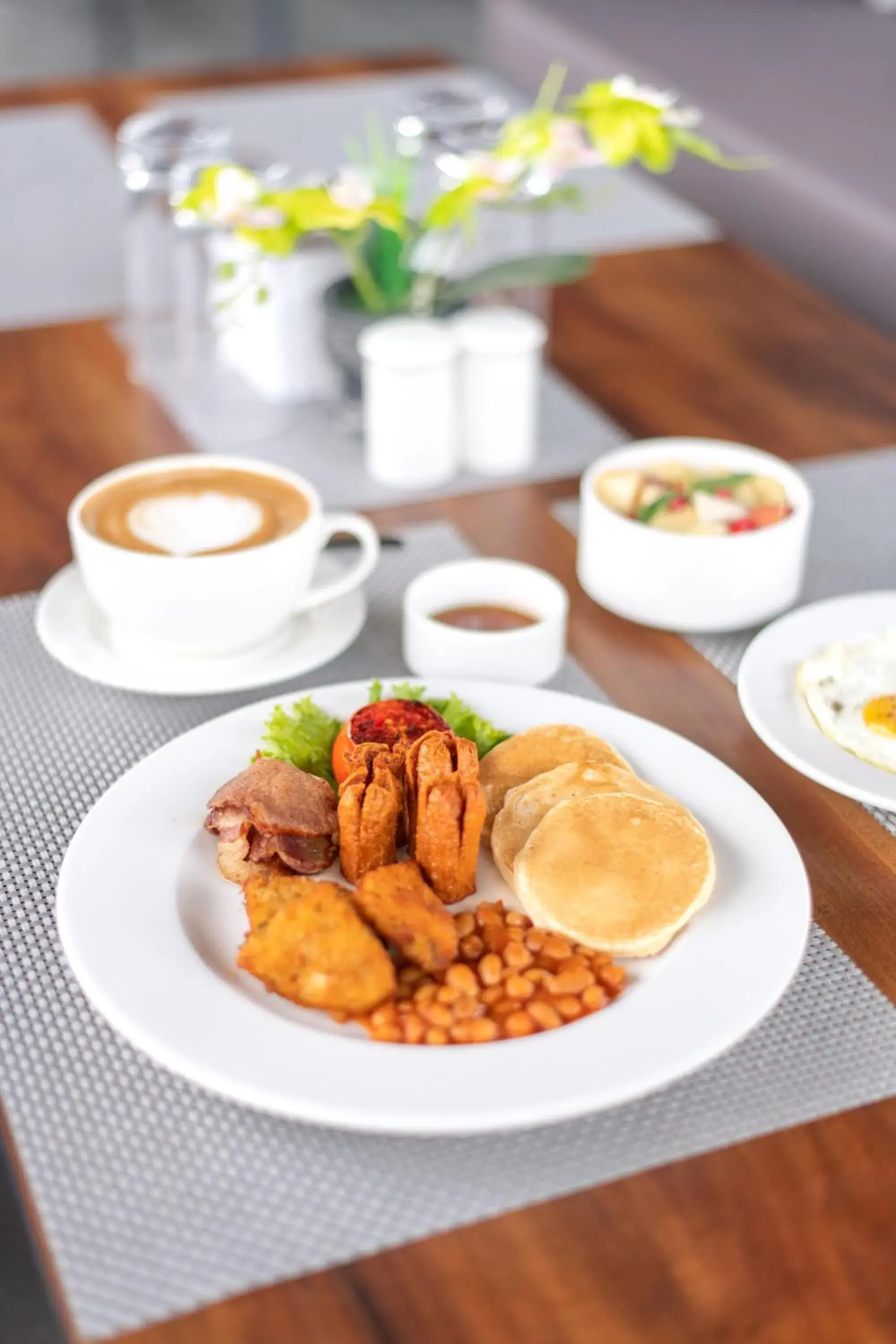 Restaurant/places to eat in Mila Hotel Restaurant/places to eat in Mila Hotel