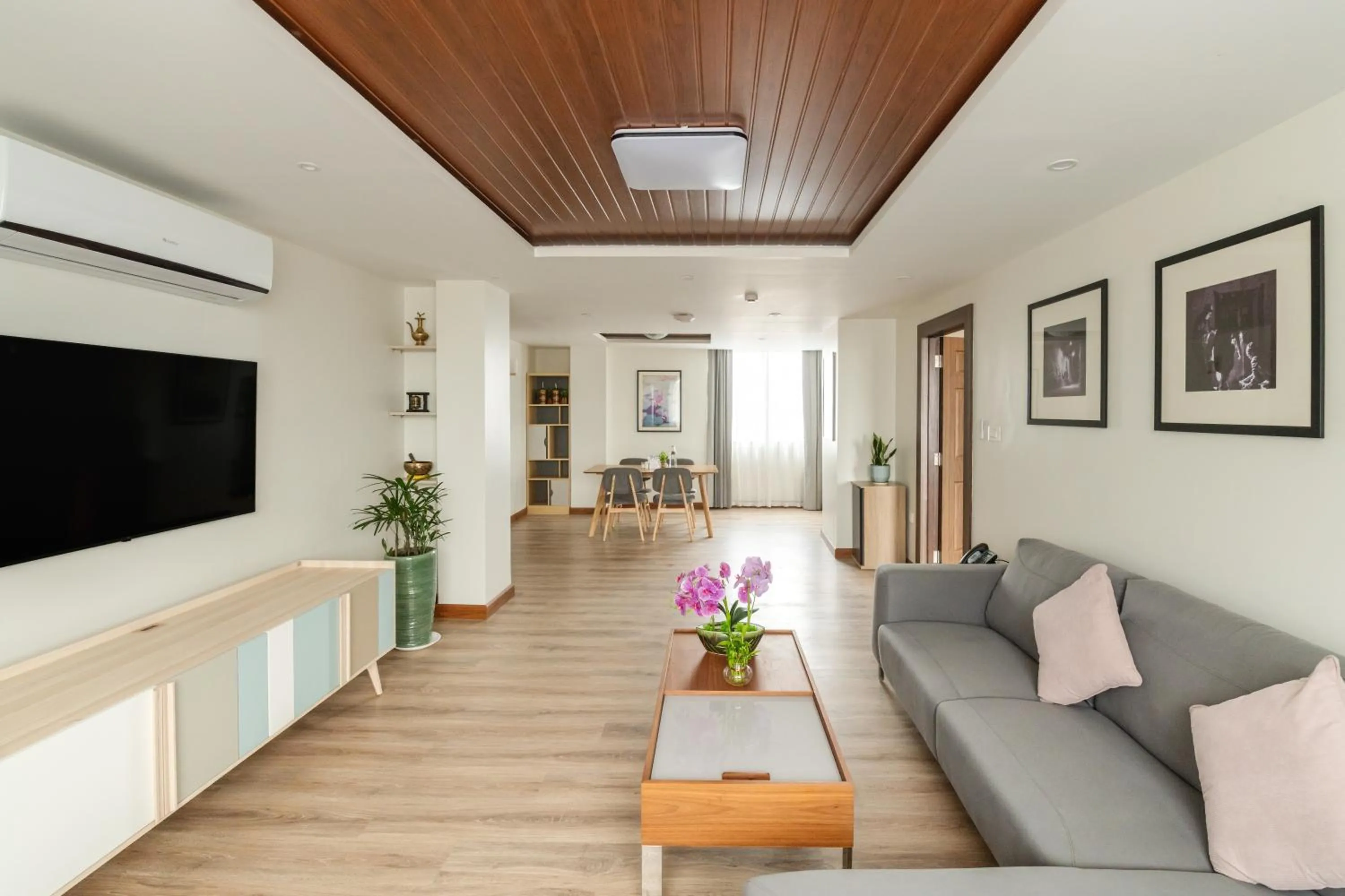 TV and multimedia in Mila Hotel