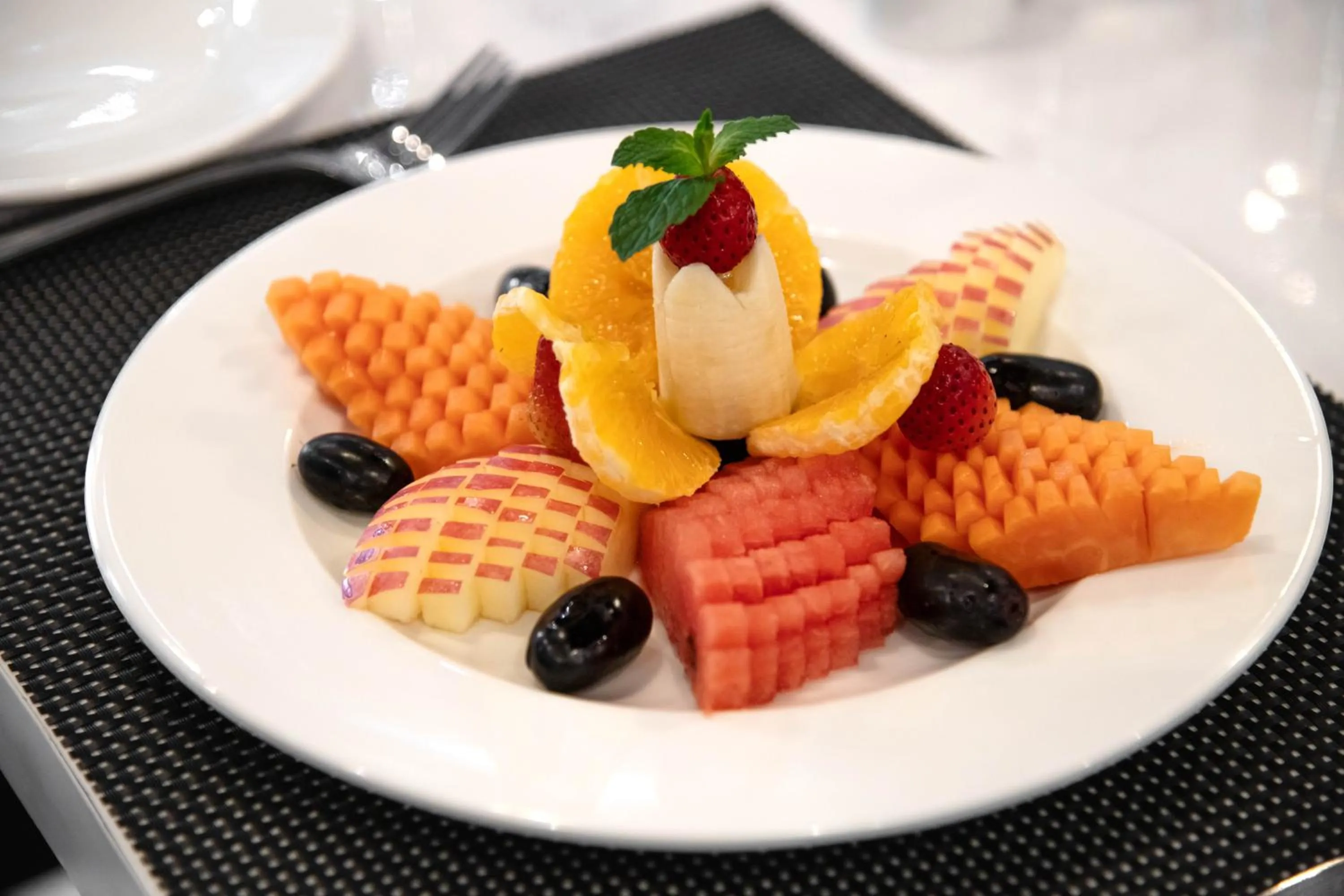 Restaurant/places to eat in Mila Hotel