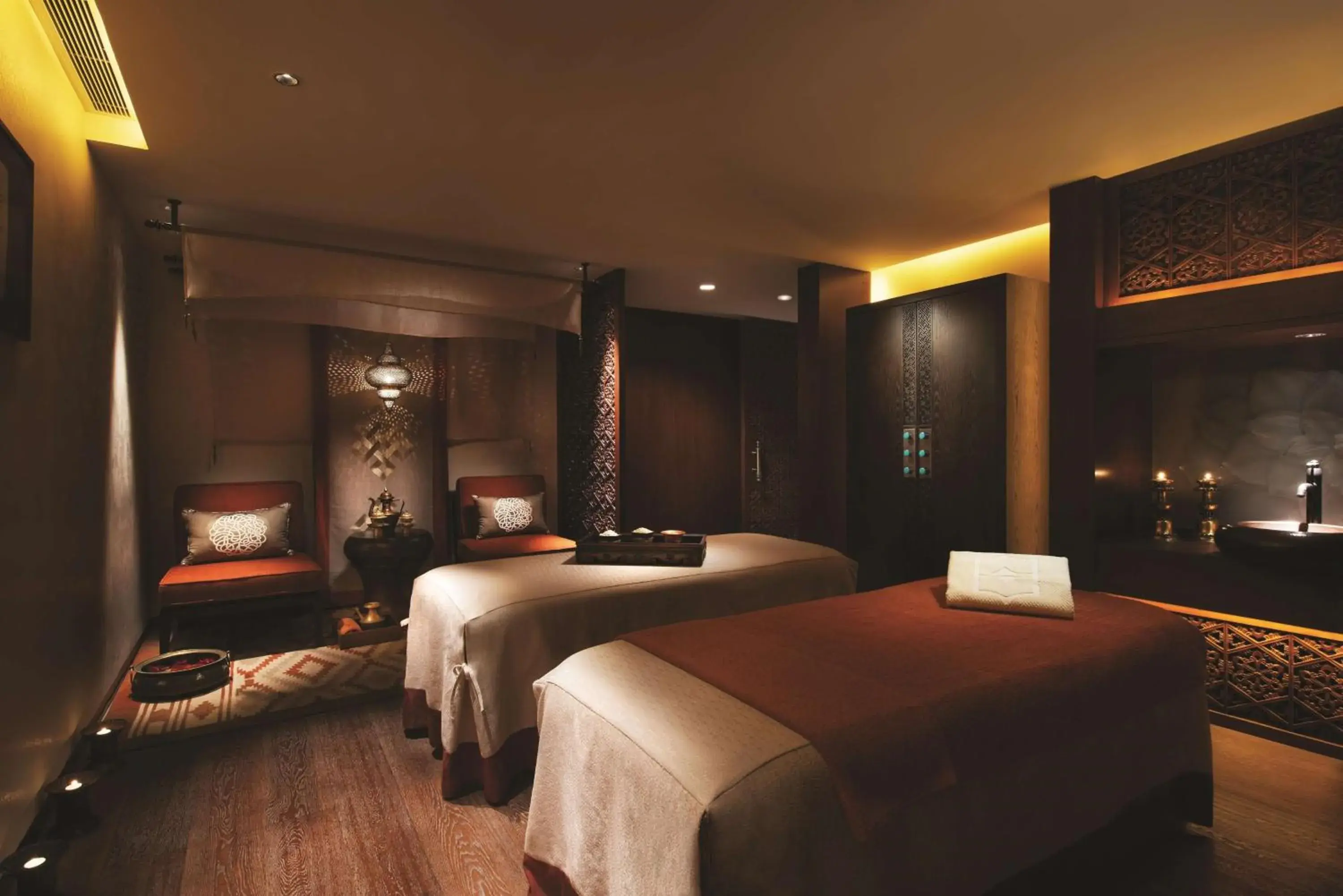 Spa and wellness centre/facilities, Bed in Shangri-La Lhasa Spa and wellness centre/facilities, Bed in Shangri-La Lhasa