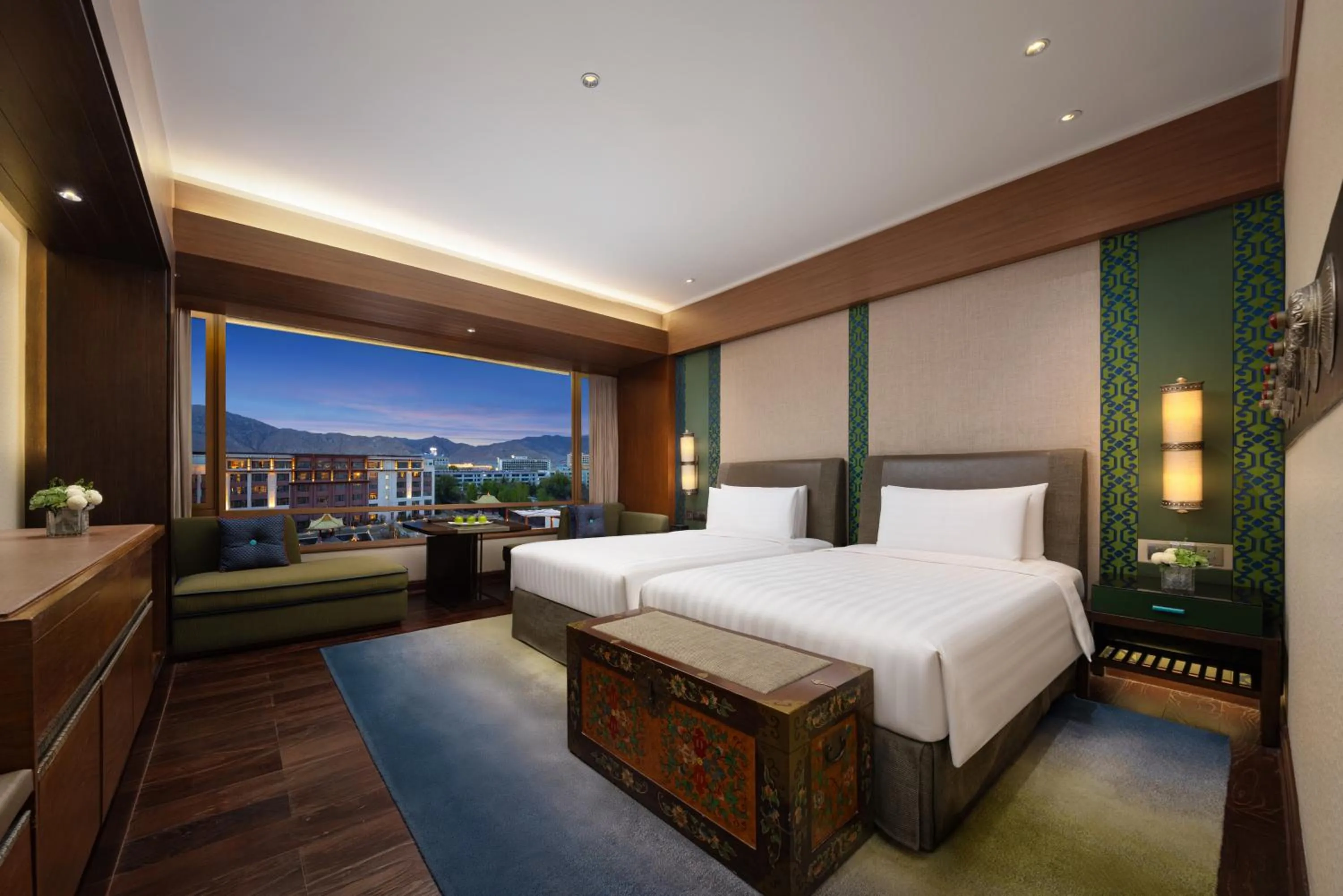 Bed in Shangri-La Lhasa