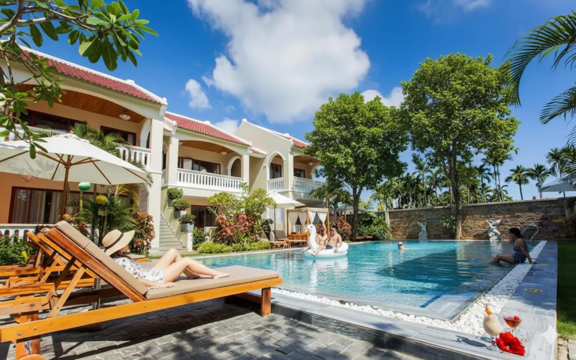 Swimming pool in Én Retreat Hoi An