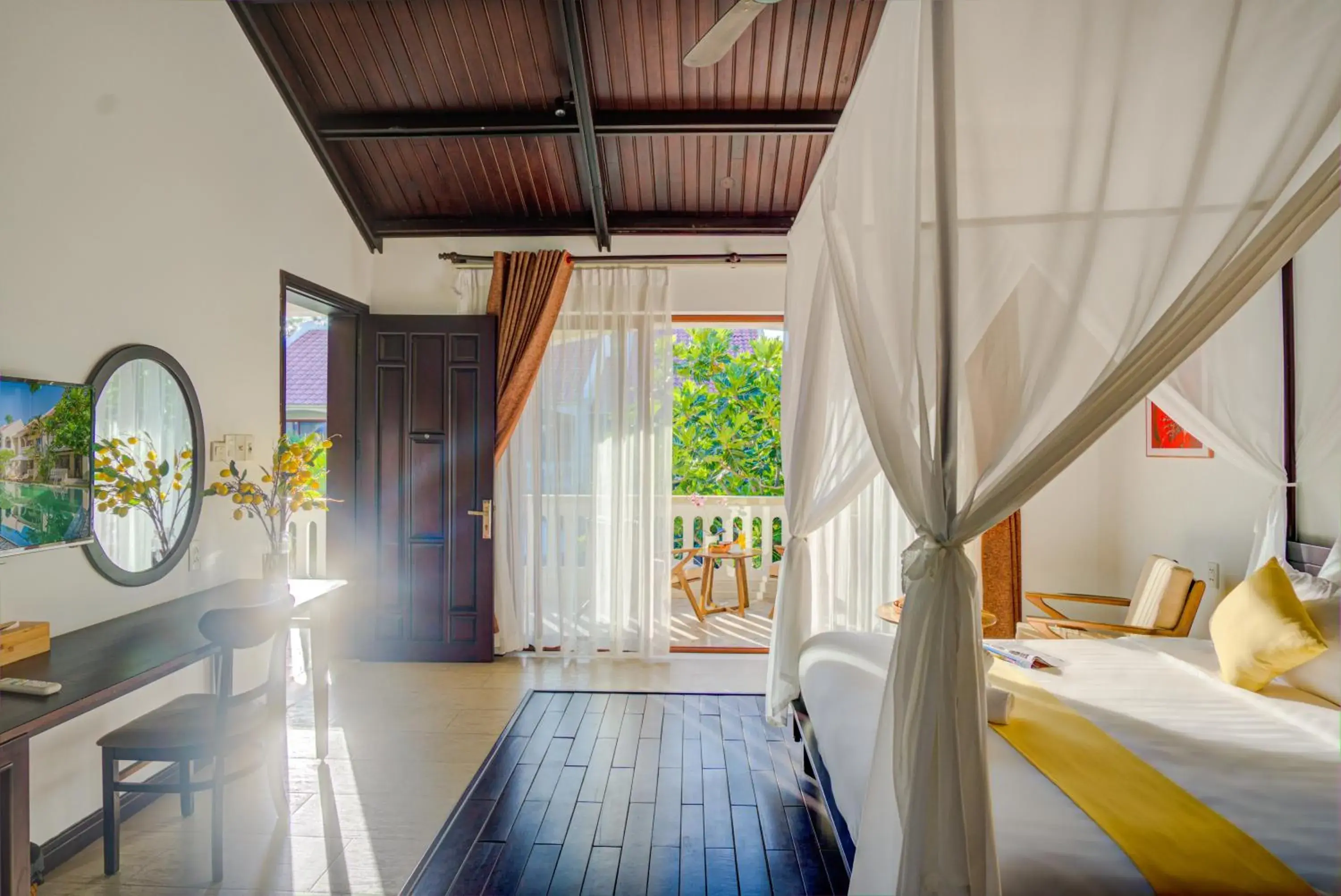 Shower, Bed in Én Retreat Hoi An Shower, Bed in Én Retreat Hoi An