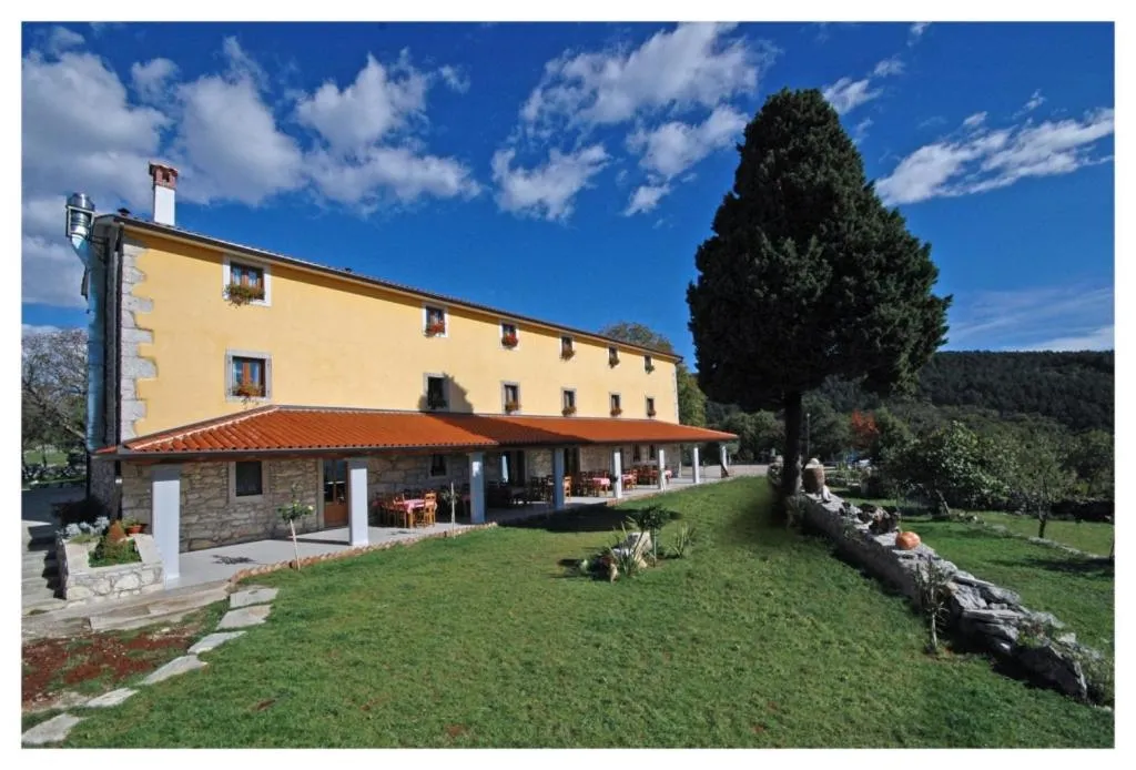 Property building in Villa Calussovo