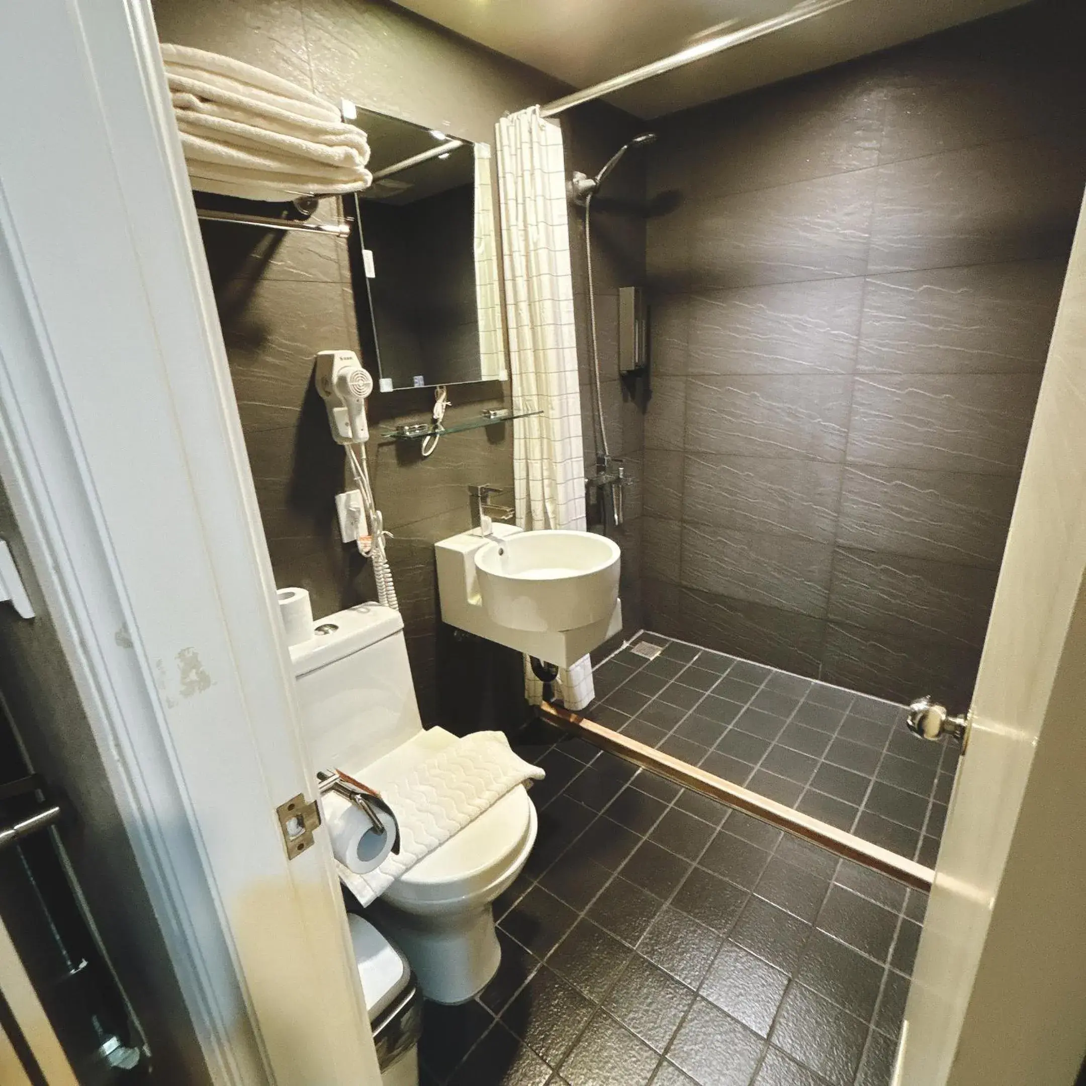 Bathroom in Main Inn Taipei