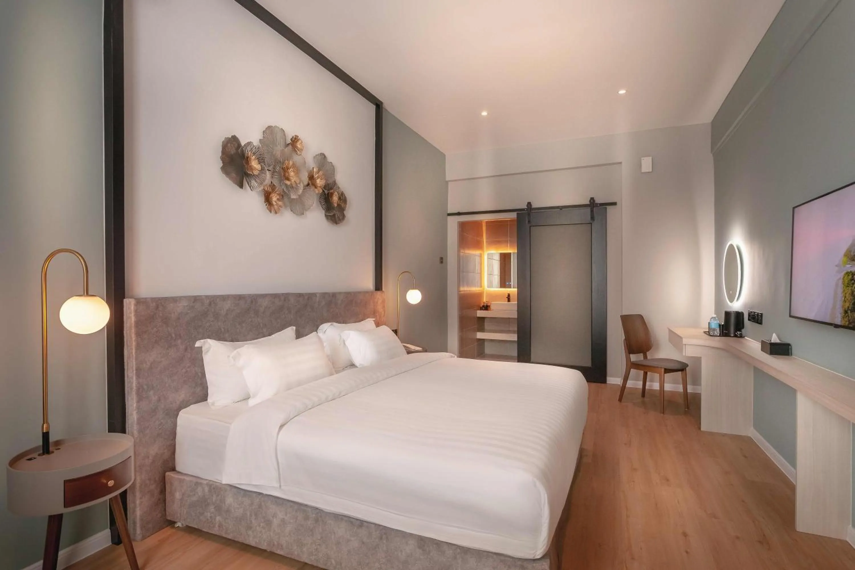 Bedroom, Bed in FUHOTEL