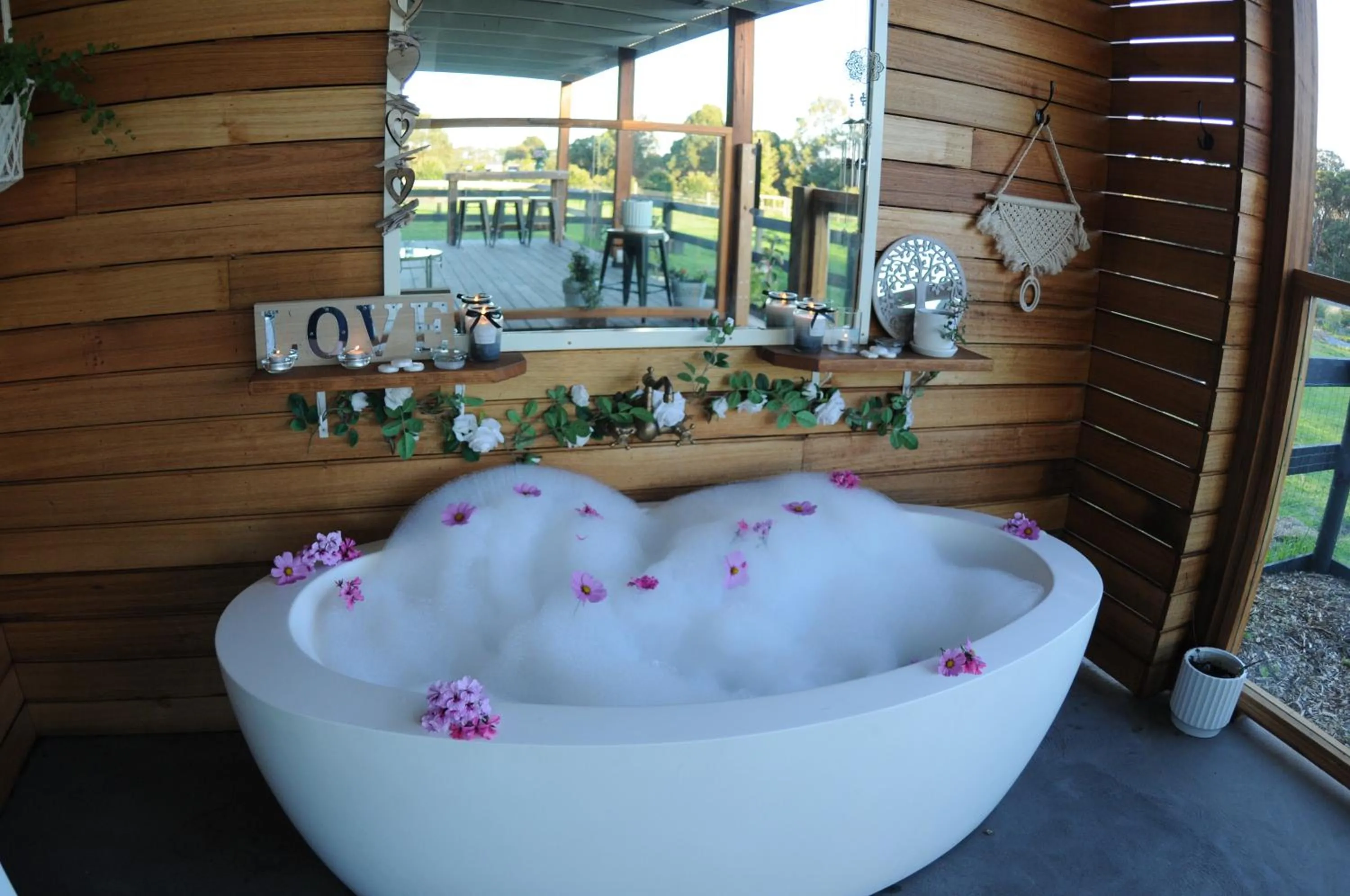 Wagtail Nest Country Retreat - Longford Vic 3851