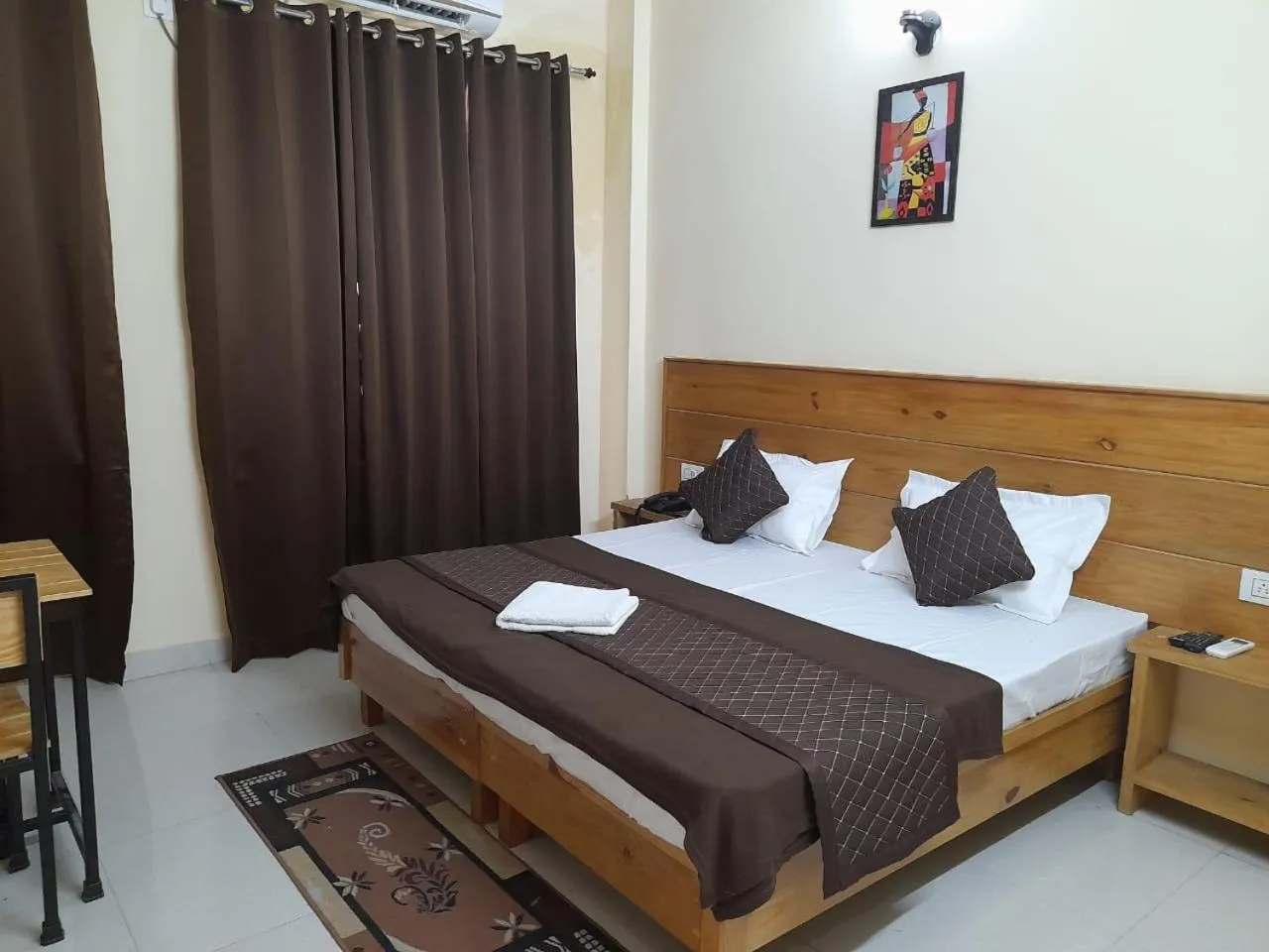 Bed in Hotel Krishna Rishikesh