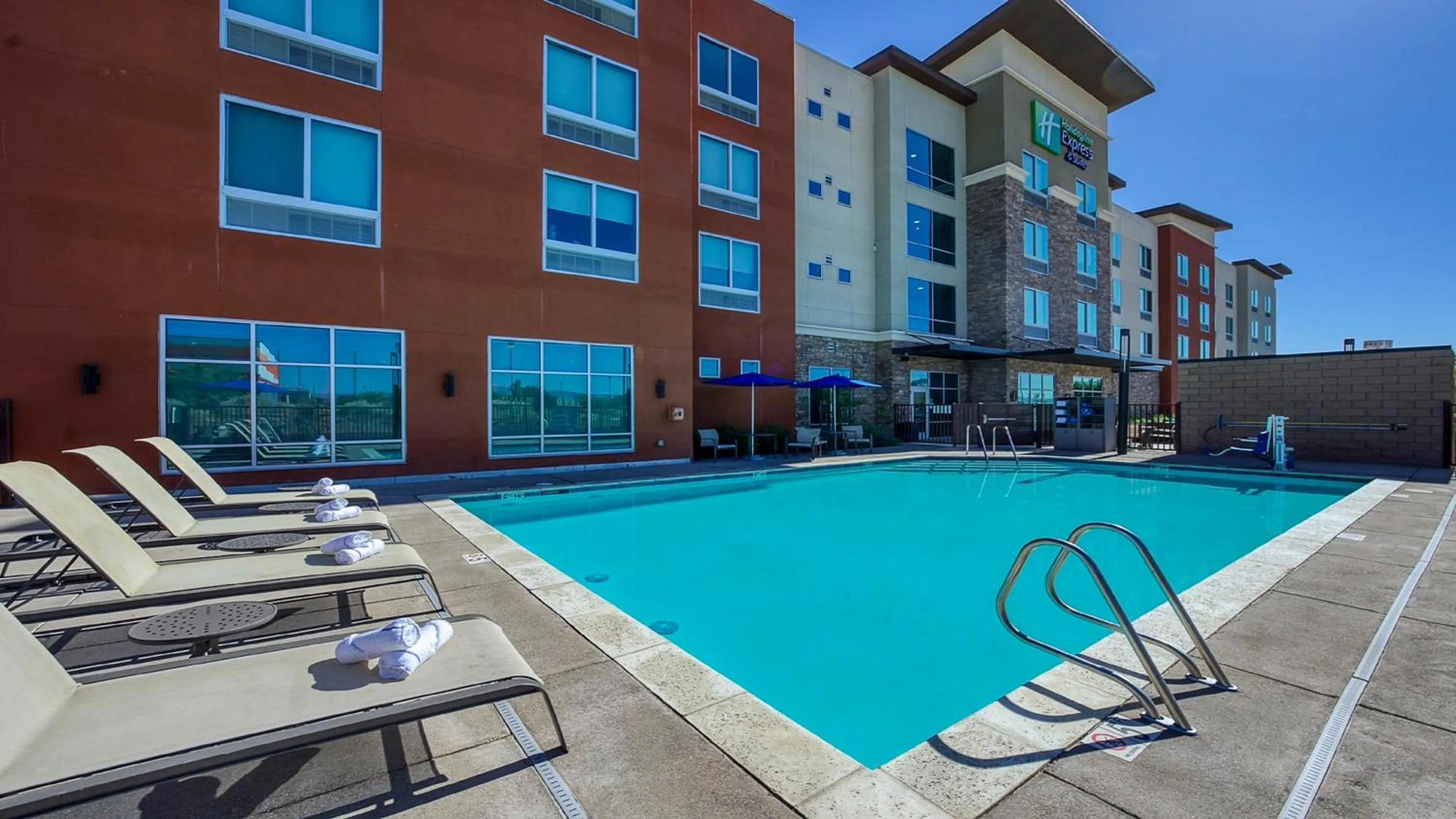 Swimming pool in Holiday Inn Express & Suites Ridgecrest - China Lake by IHG
