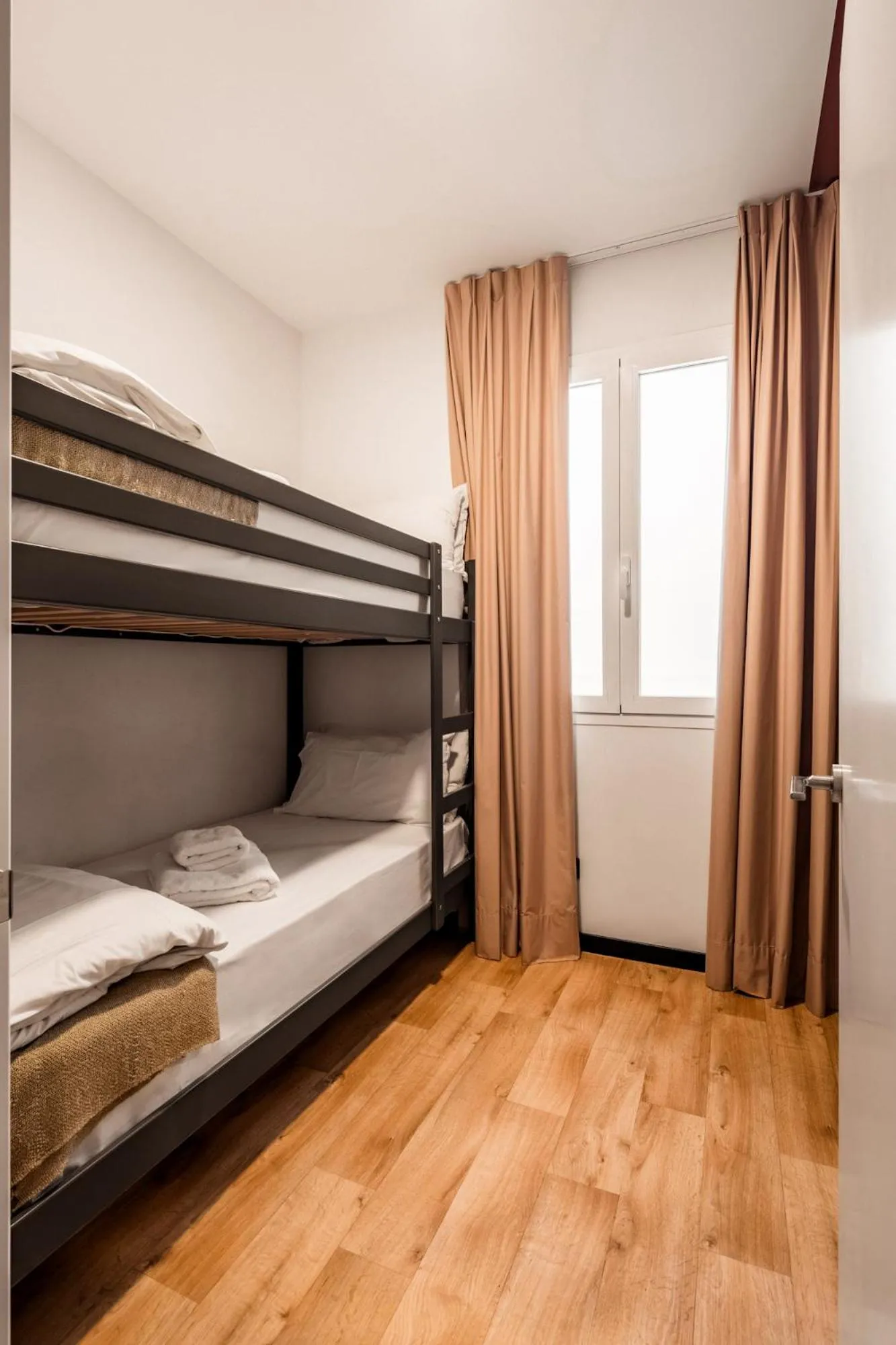 Bedroom, Bed in Bob W Arte