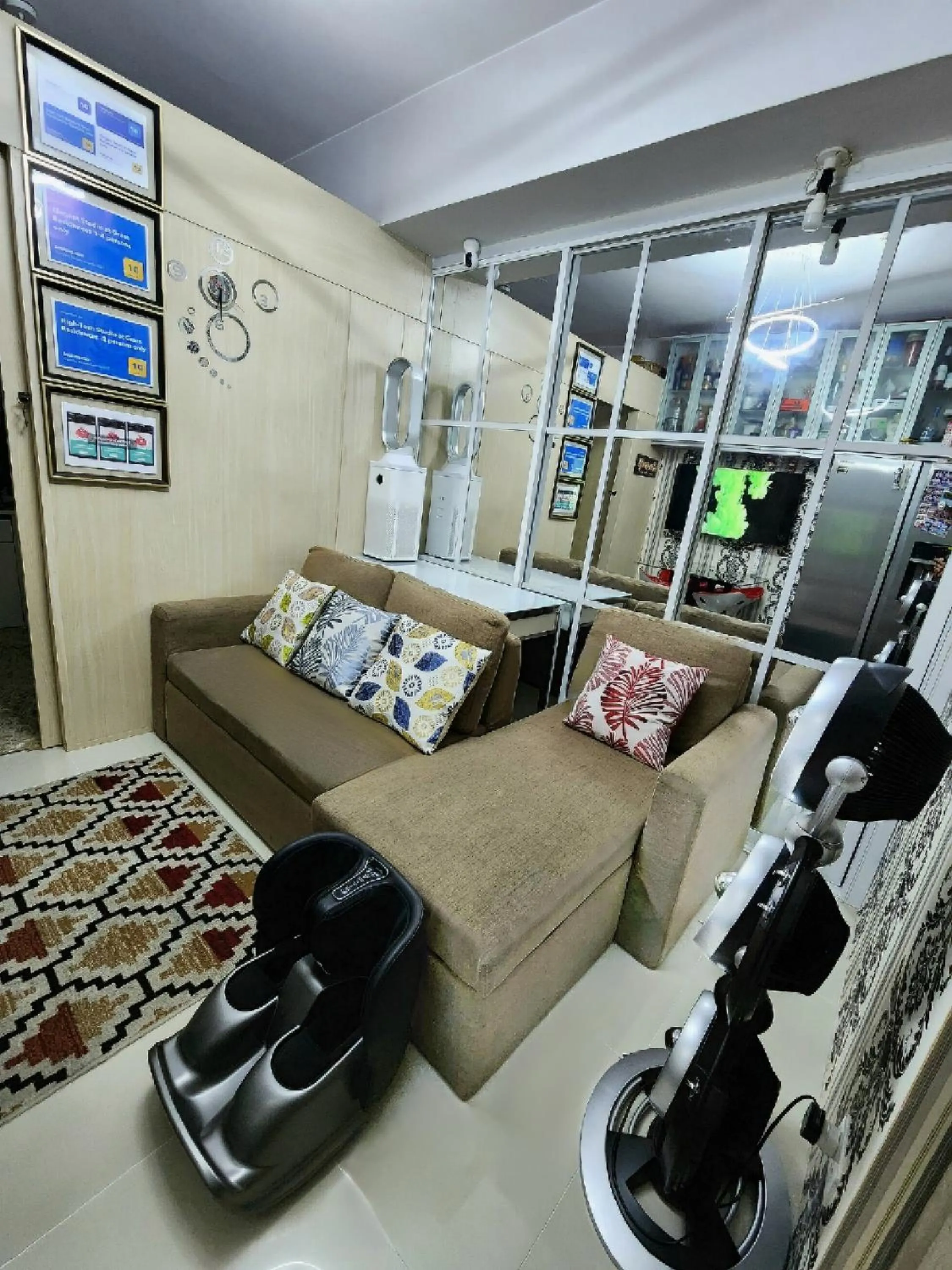 Living room in Elegant Studio at Grass Residences 1-5 persons only, Quezon City