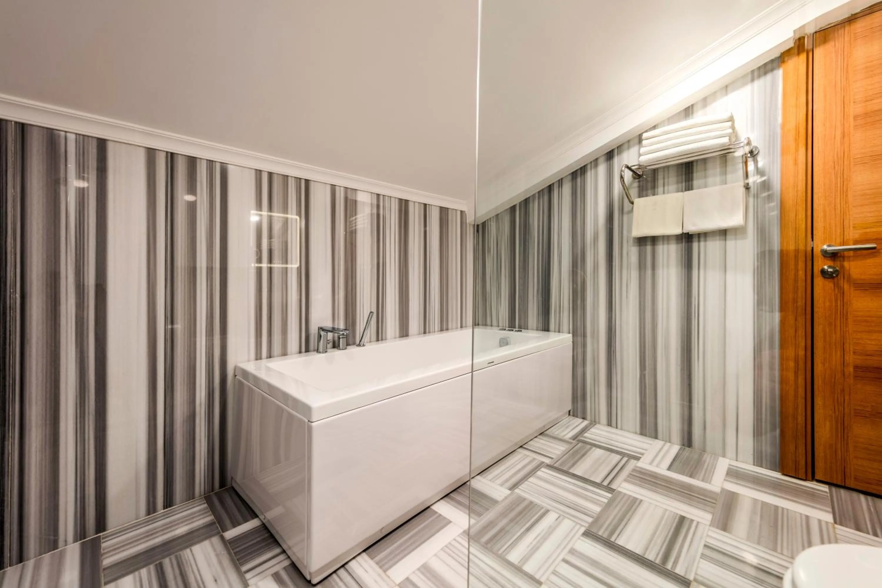 Bath in Hamitbey Hotel Yenikapı