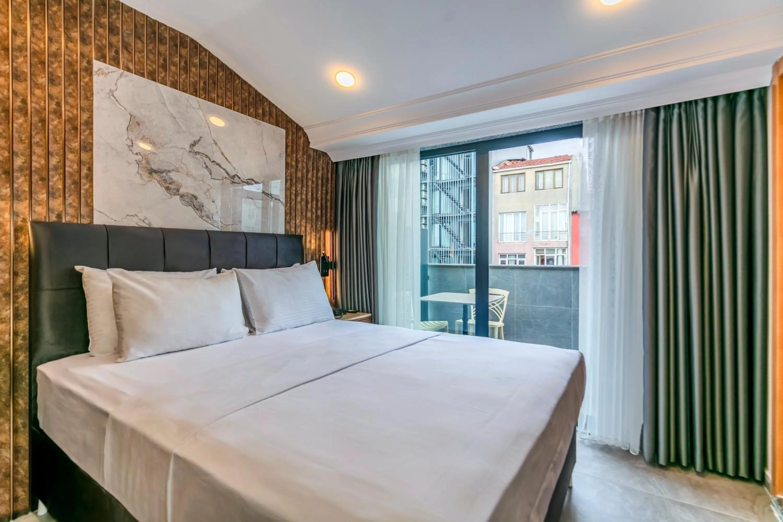 Photo of the whole room, Bed in Hamitbey Hotel Yenikapı