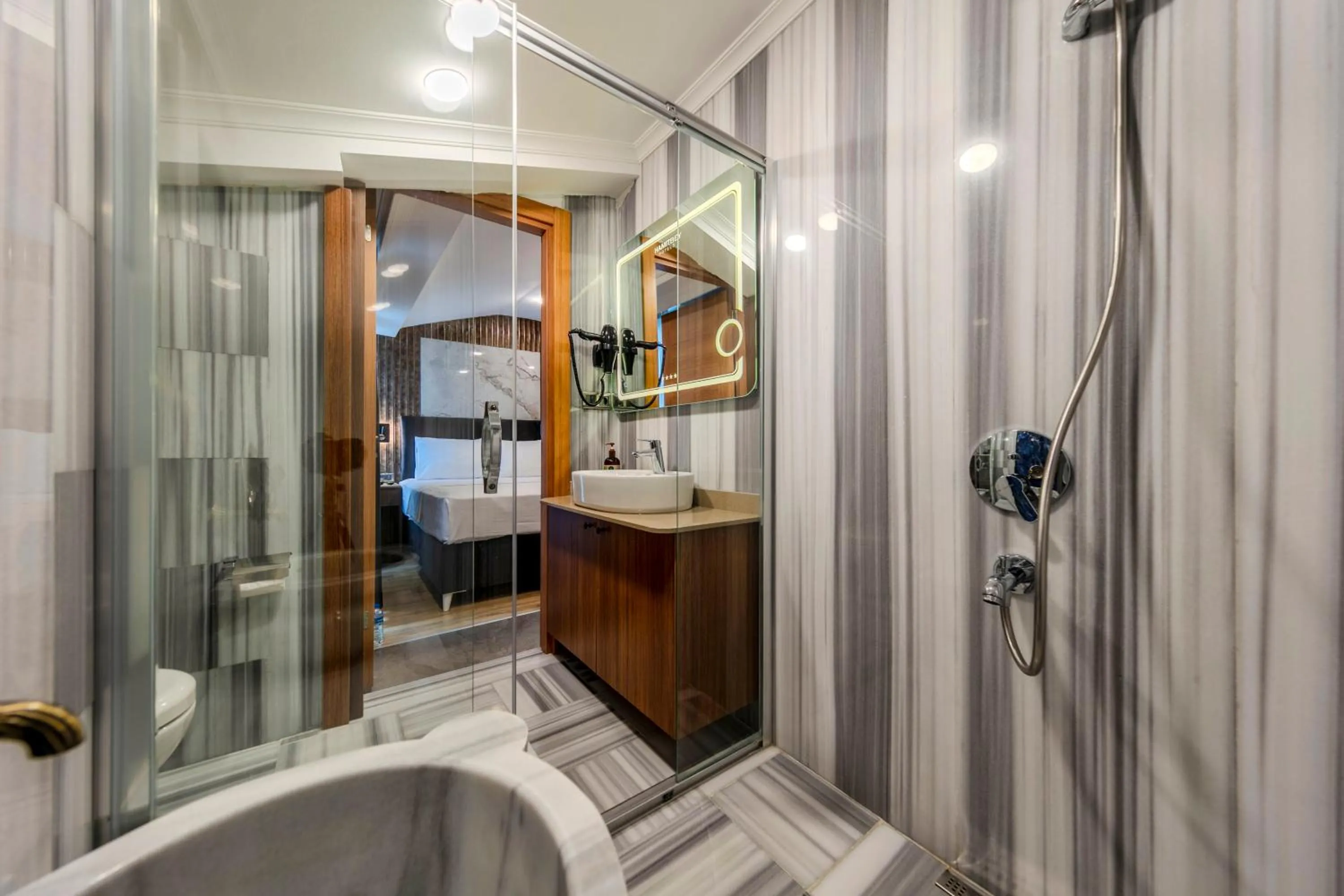 Shower in Hamitbey Hotel Yenikapı