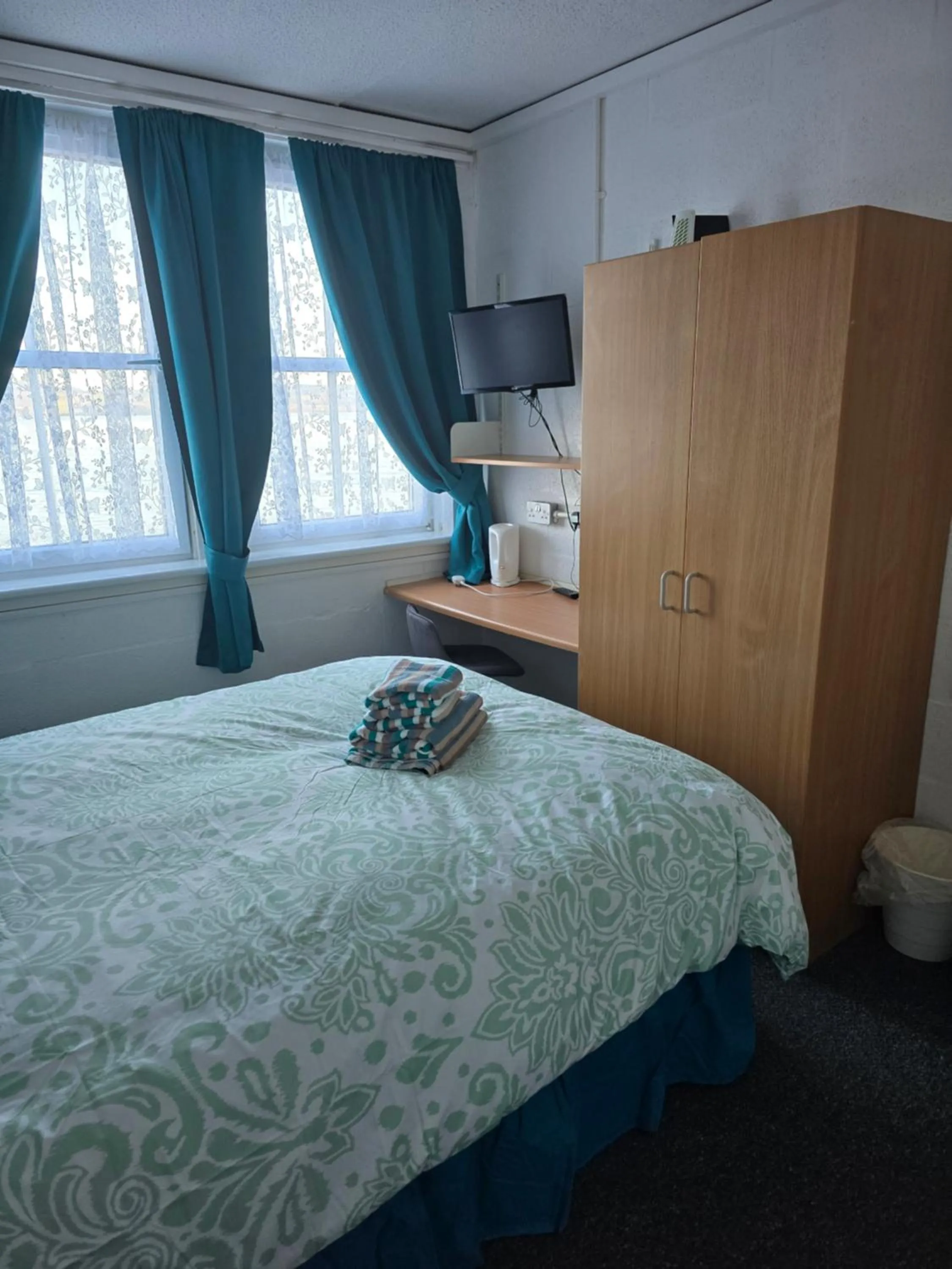 People, Bed in The Waterfront