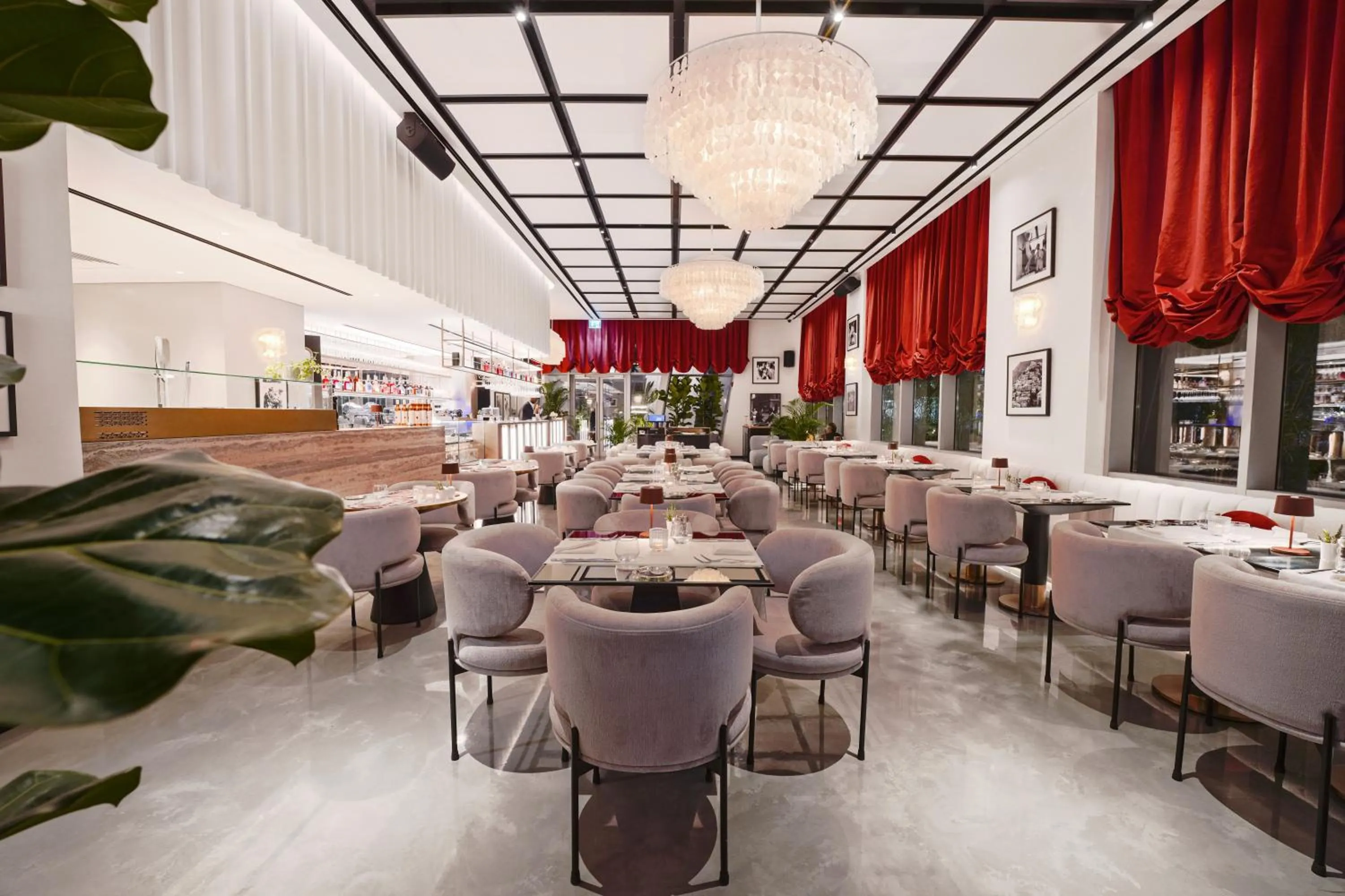 Restaurant/places to eat in Lusso Hometels J One Business Bay