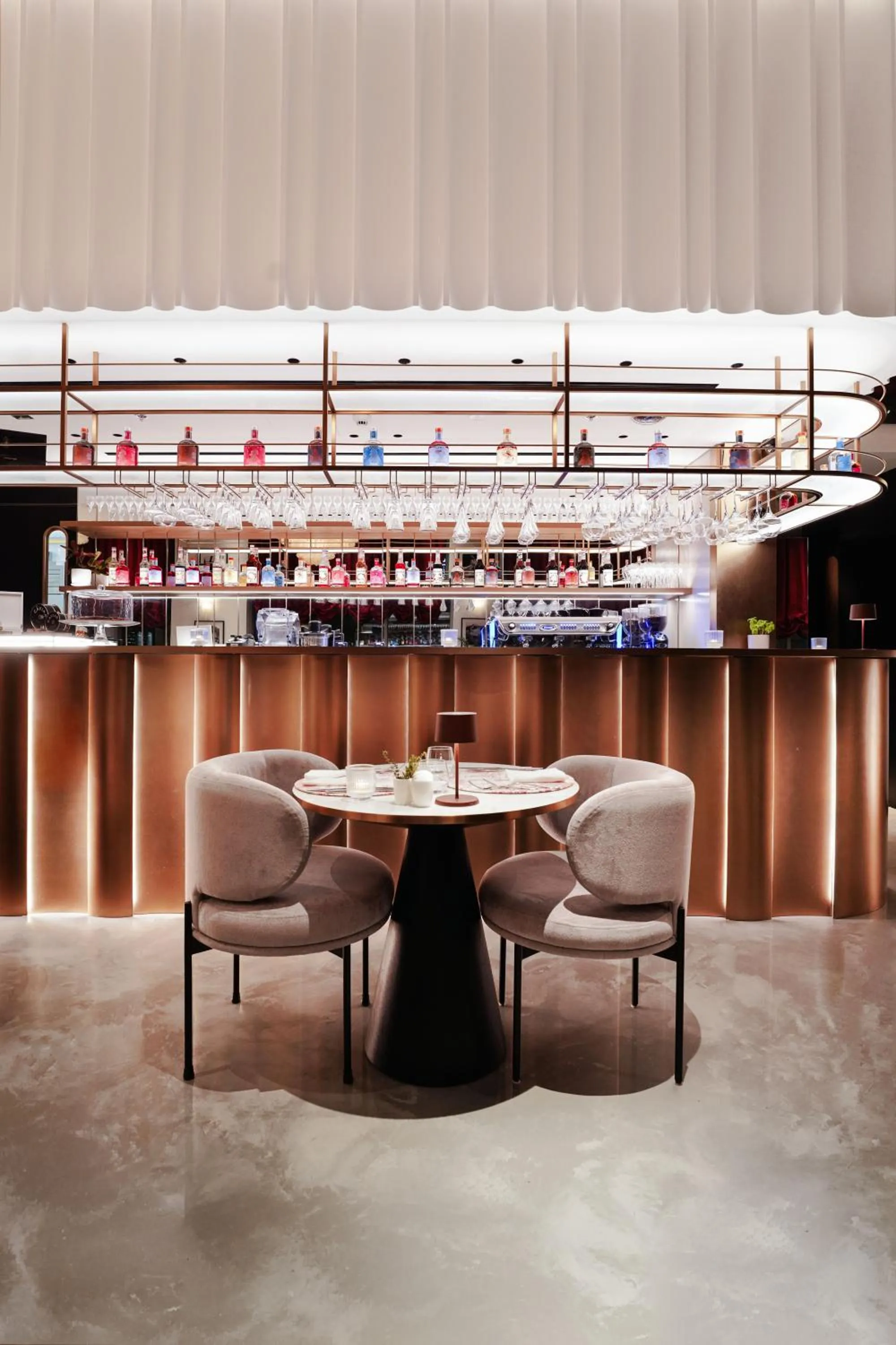 Restaurant/places to eat in Lusso Hometels J One Business Bay