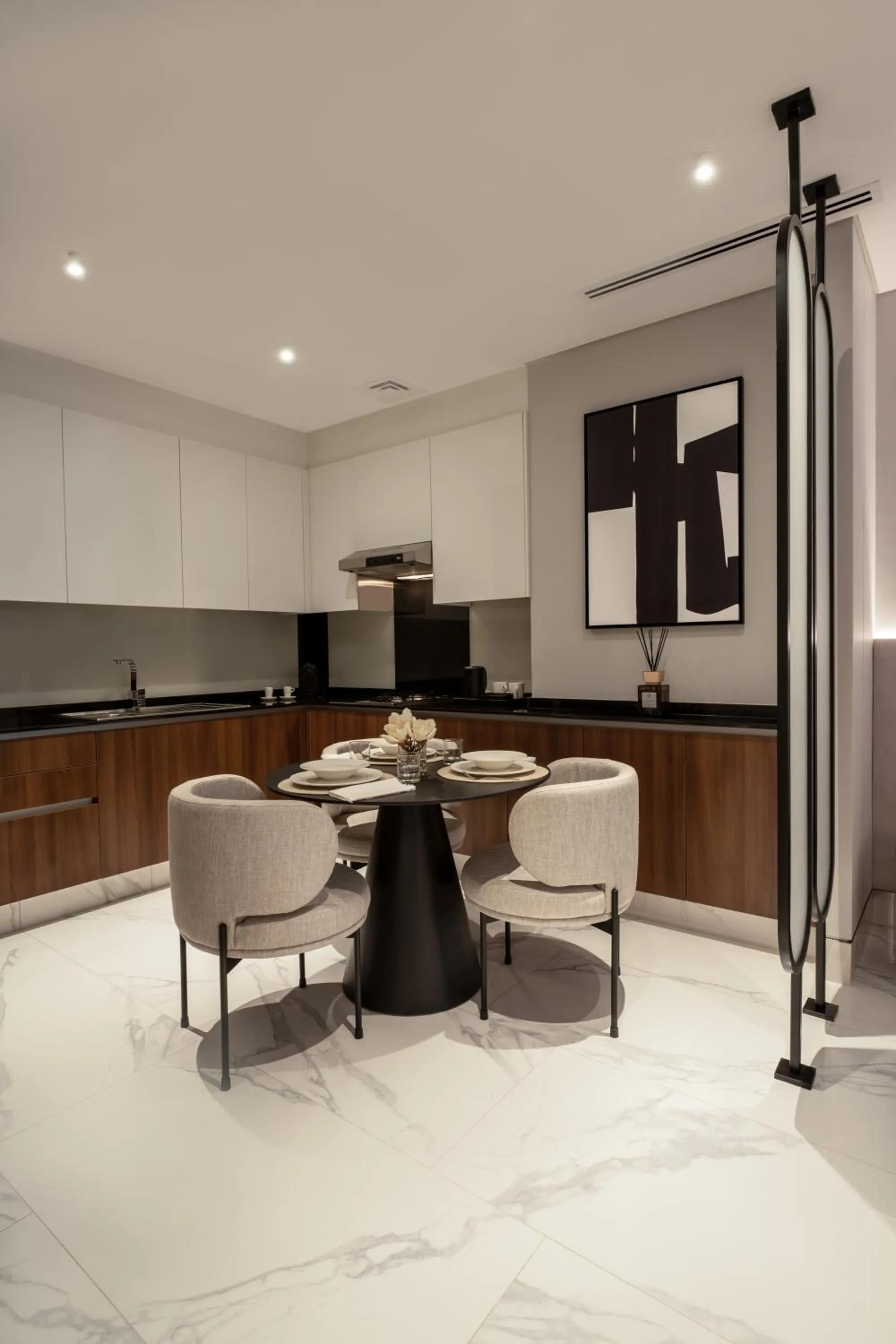 Kitchen or kitchenette in Lusso Hometels J One Business Bay