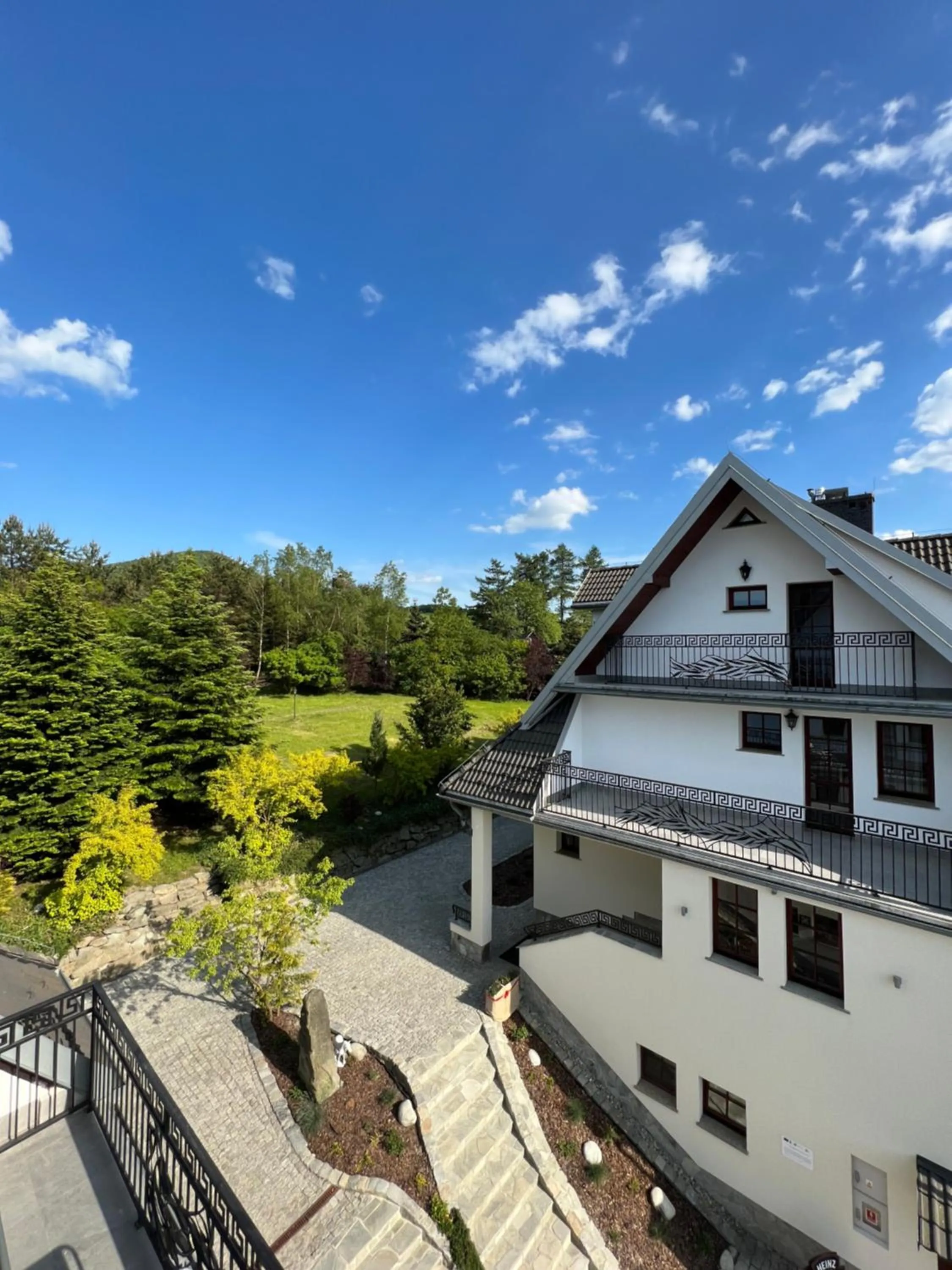 Property building in Końska Dolina
