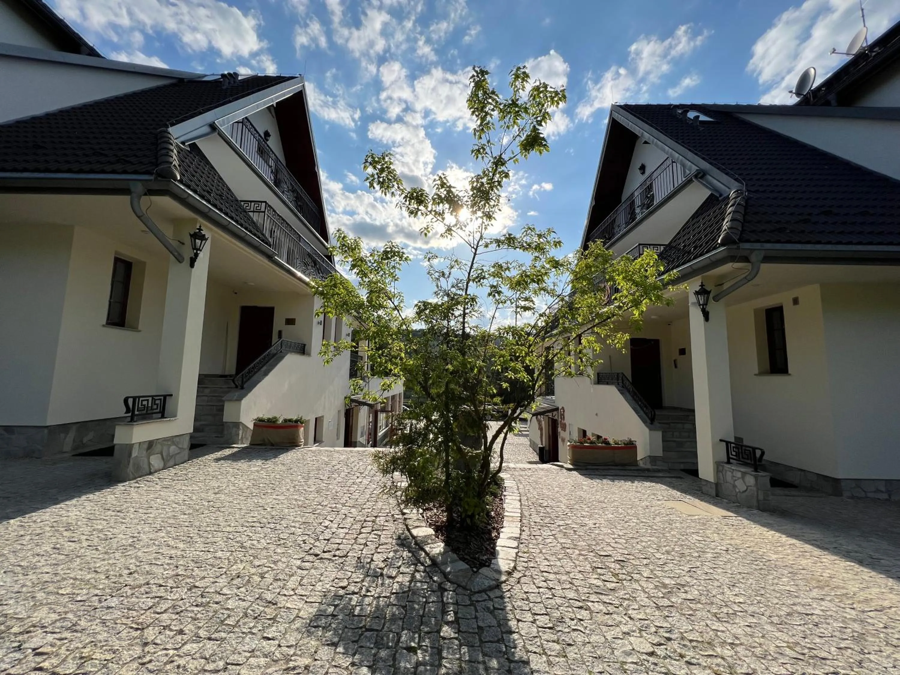 Property building in Końska Dolina