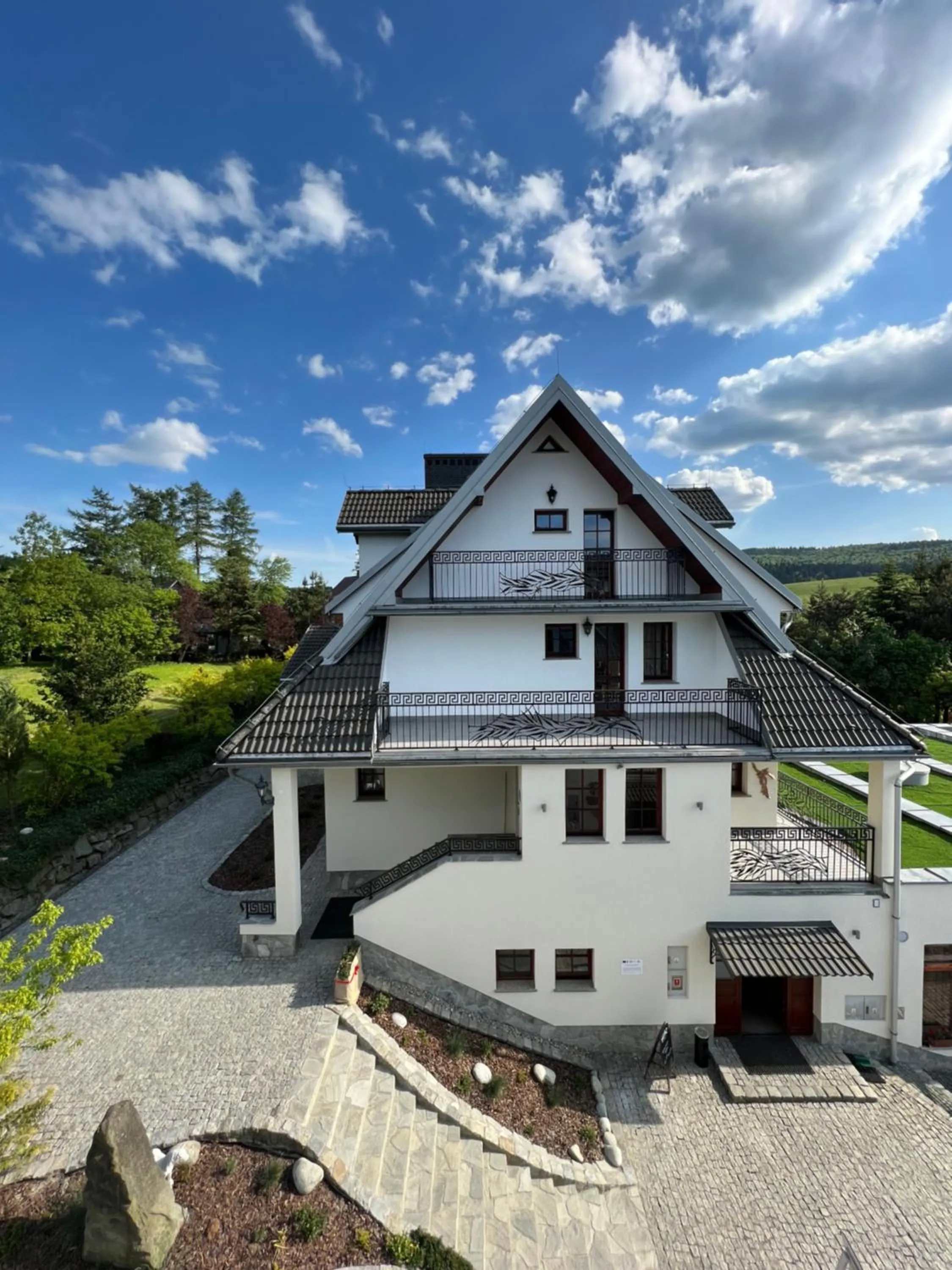 Property building in Końska Dolina