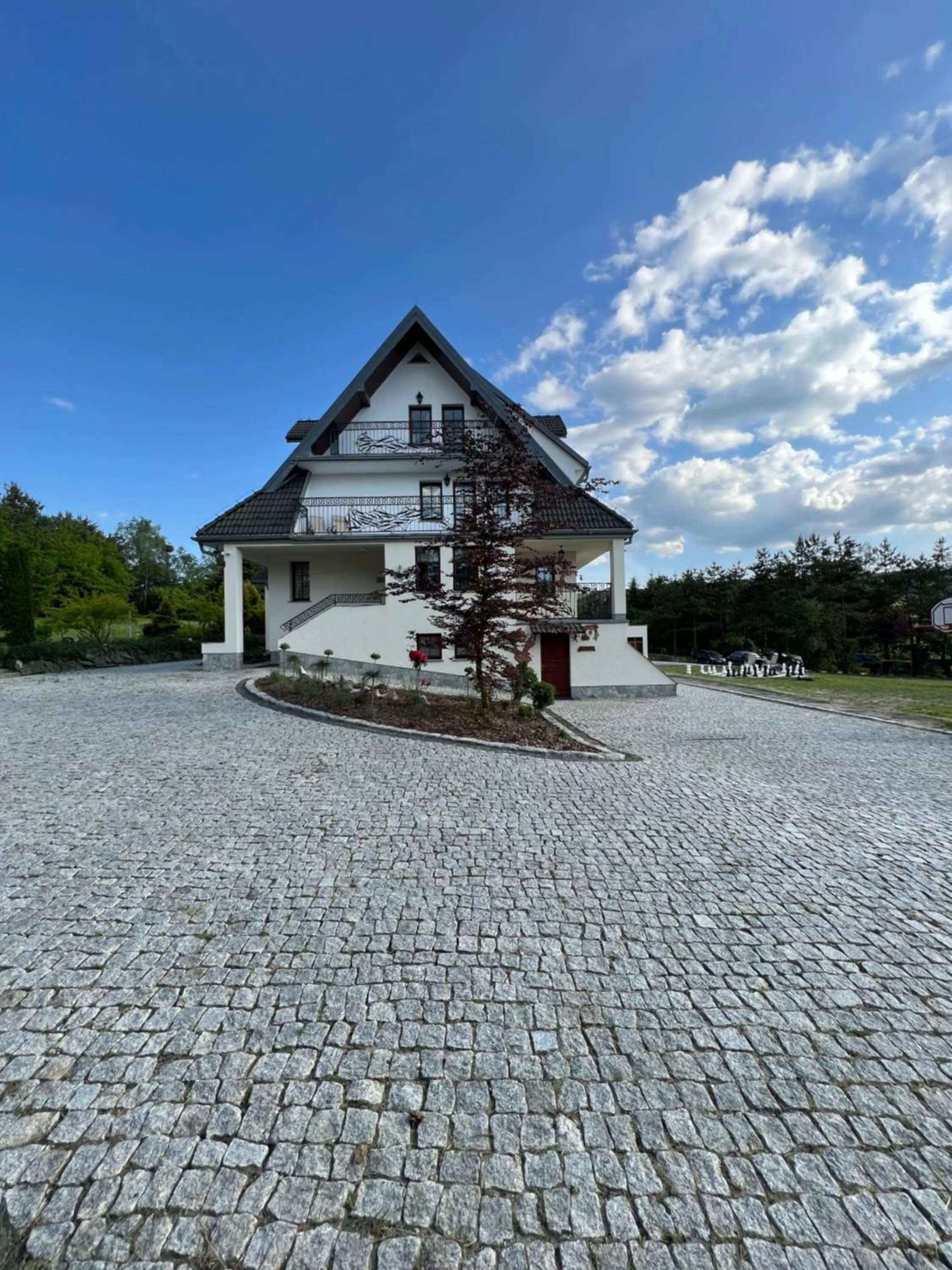 Property building in Końska Dolina