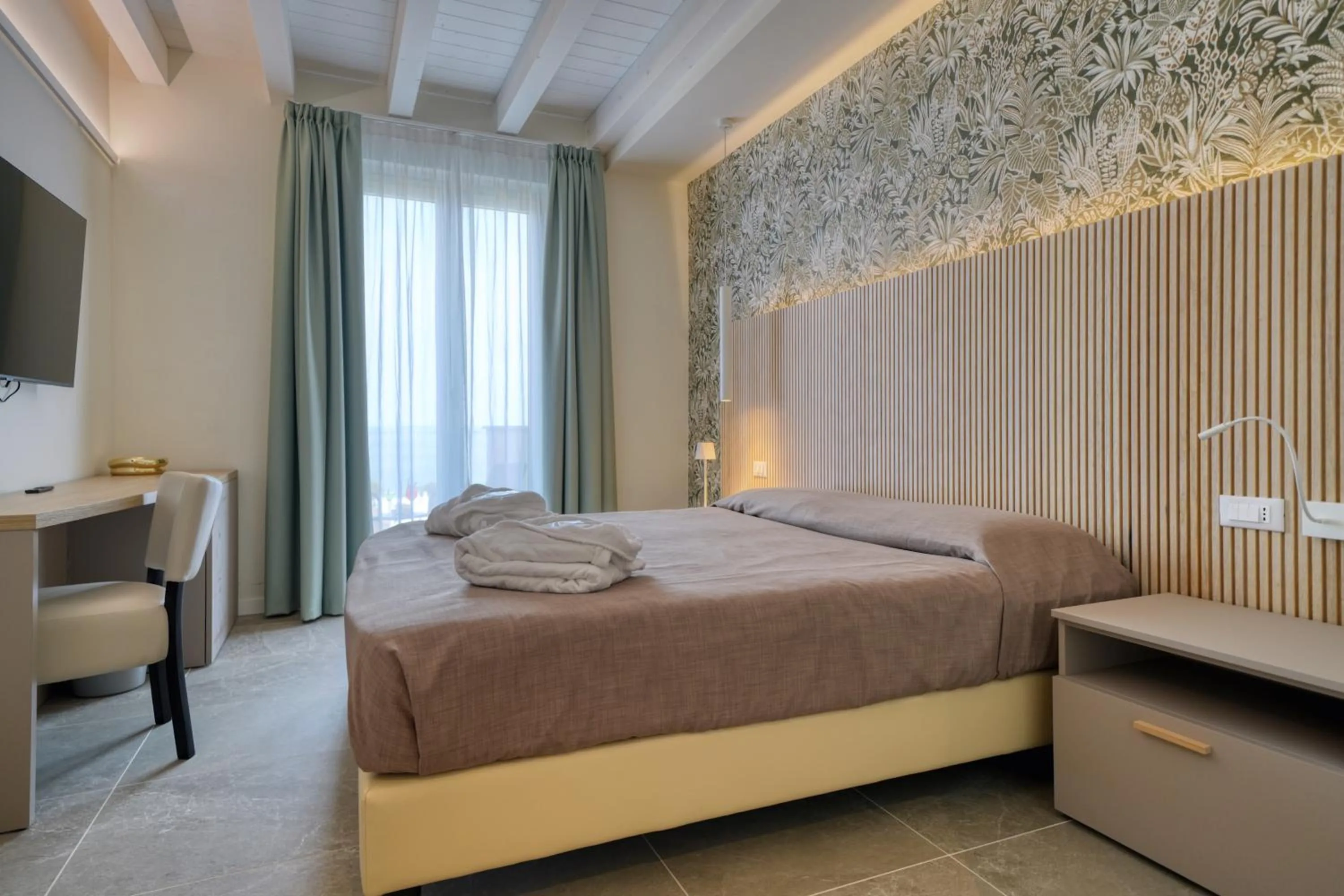 Bed in Hotel Palazzo del Garda & Spa