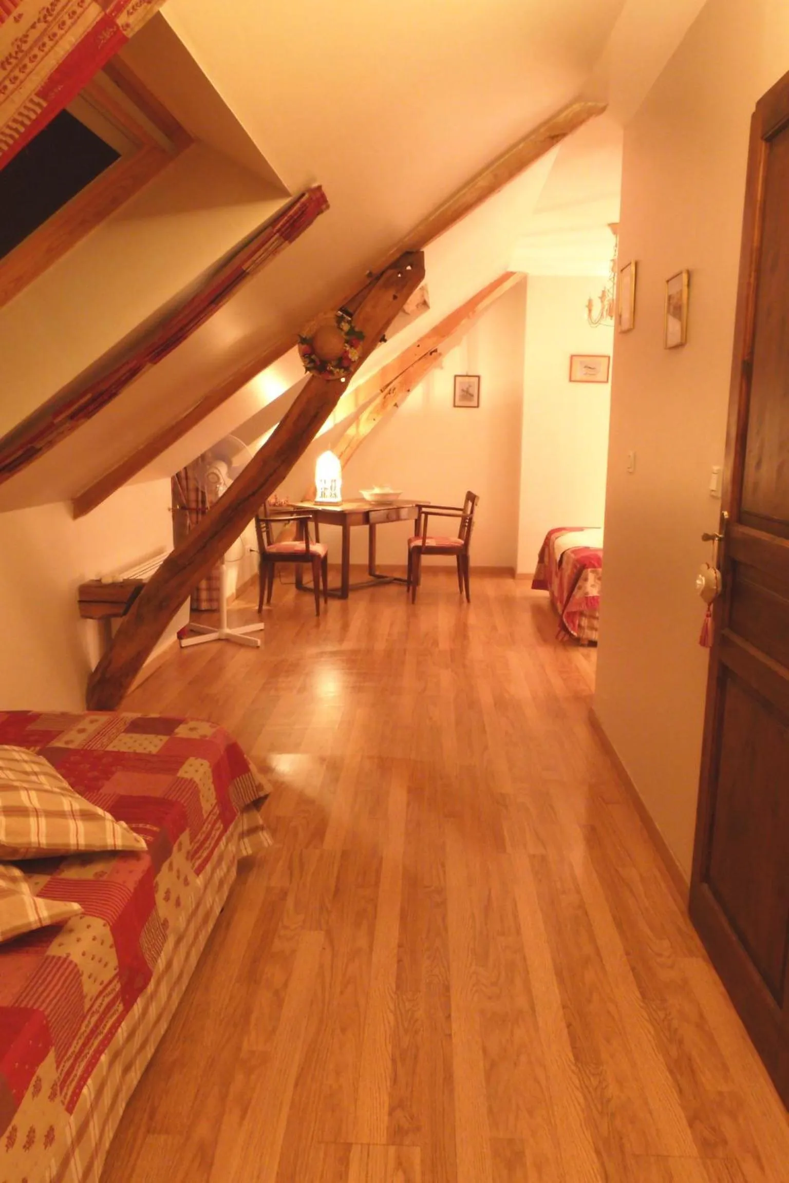 Photo of the whole room in Ferme de Marpalu