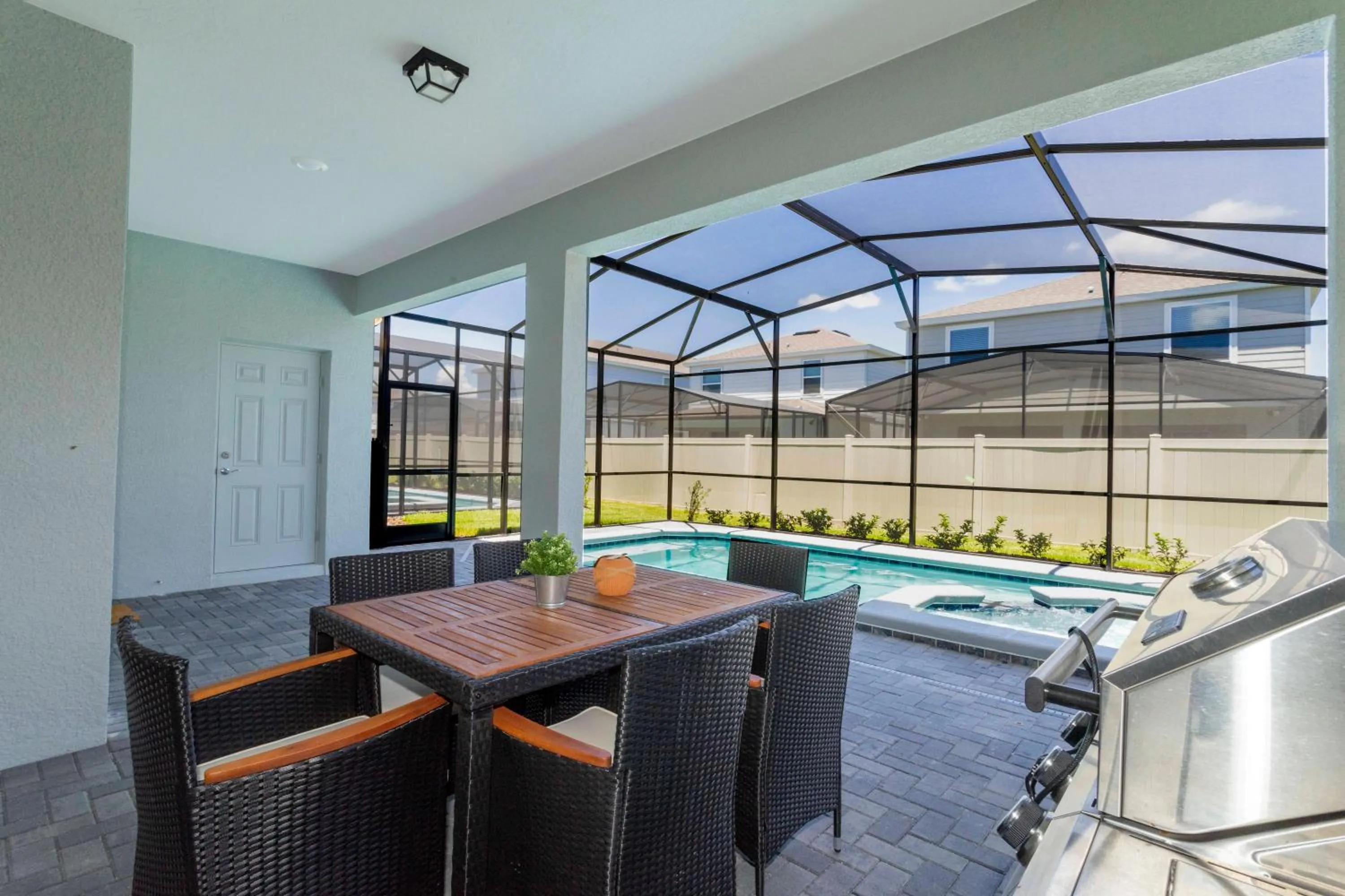 Hot Tub in 7-bed w Pool, Game Room and Free Resort Access