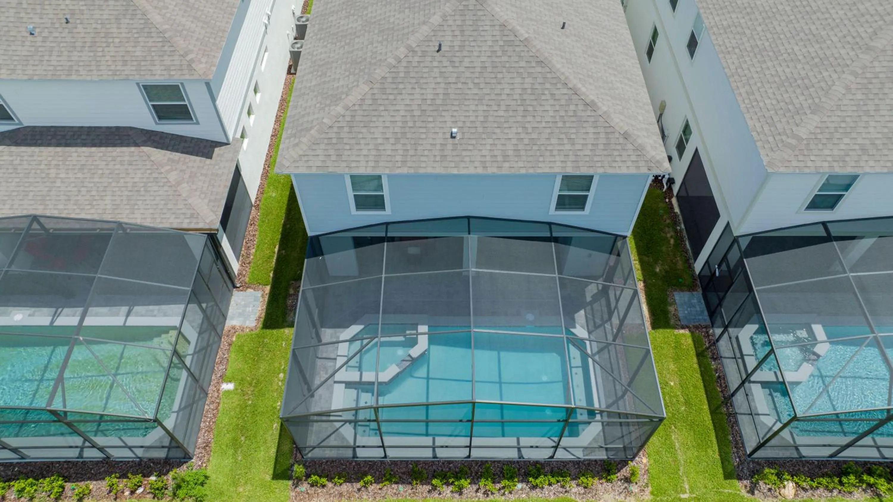 Property building in 7-bed w Pool, Game Room and Free Resort Access