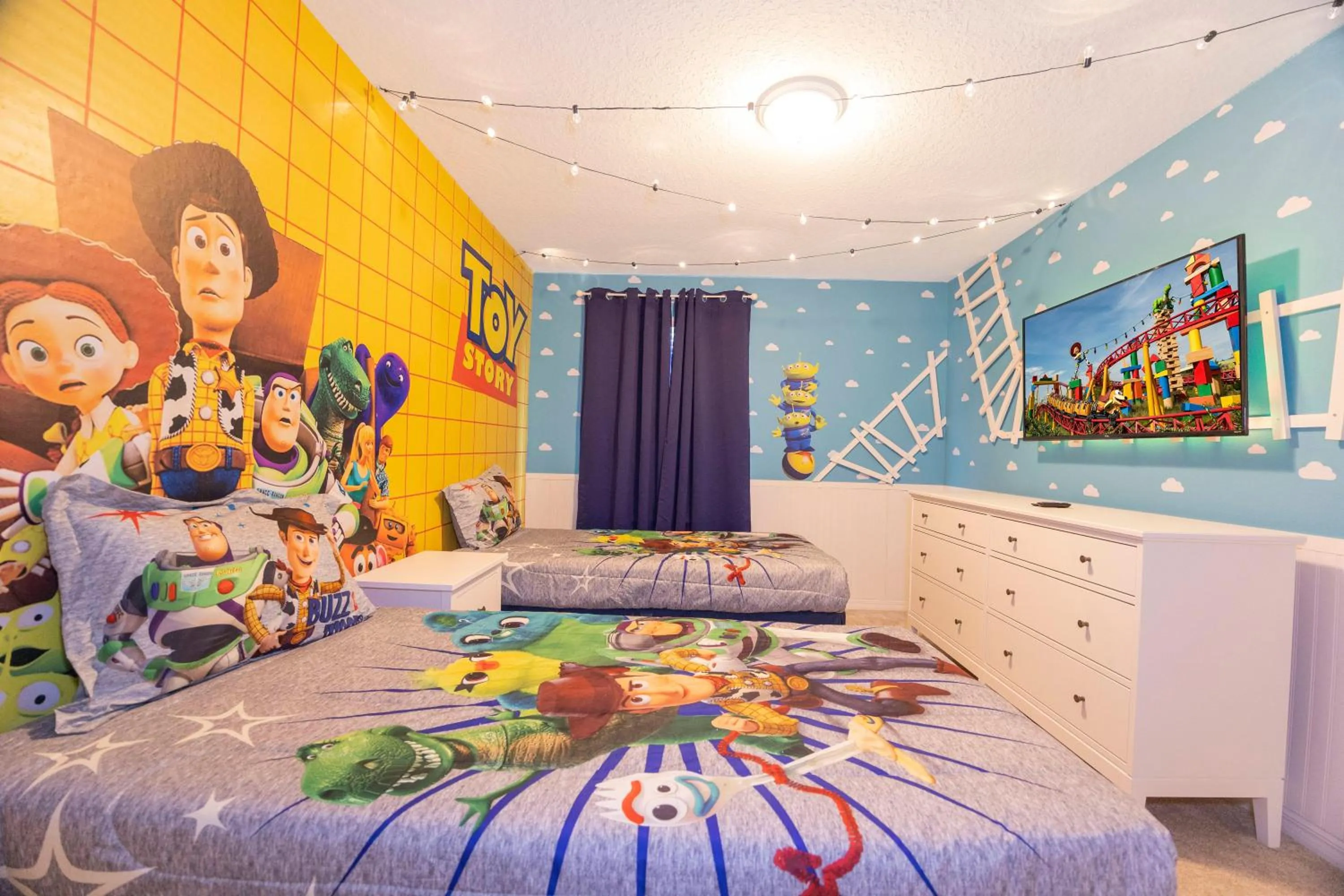 Bed in 7-bed w Pool, Game Room and Free Resort Access