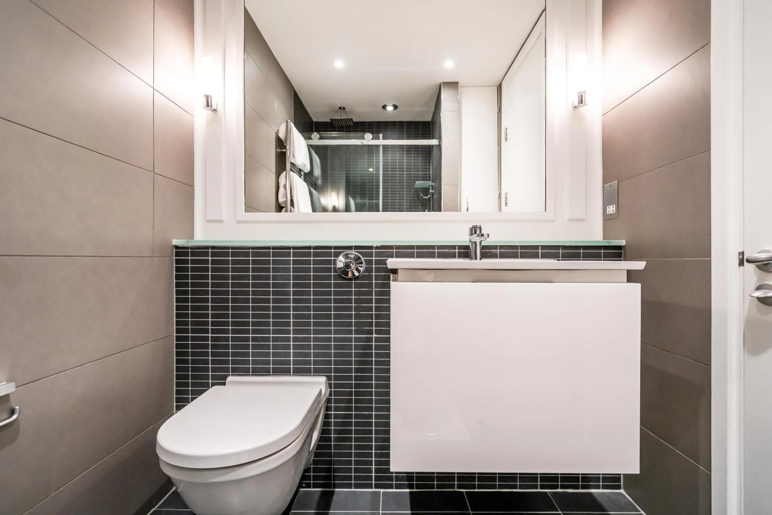 Bathroom in Be London - The Covent Garden Residences