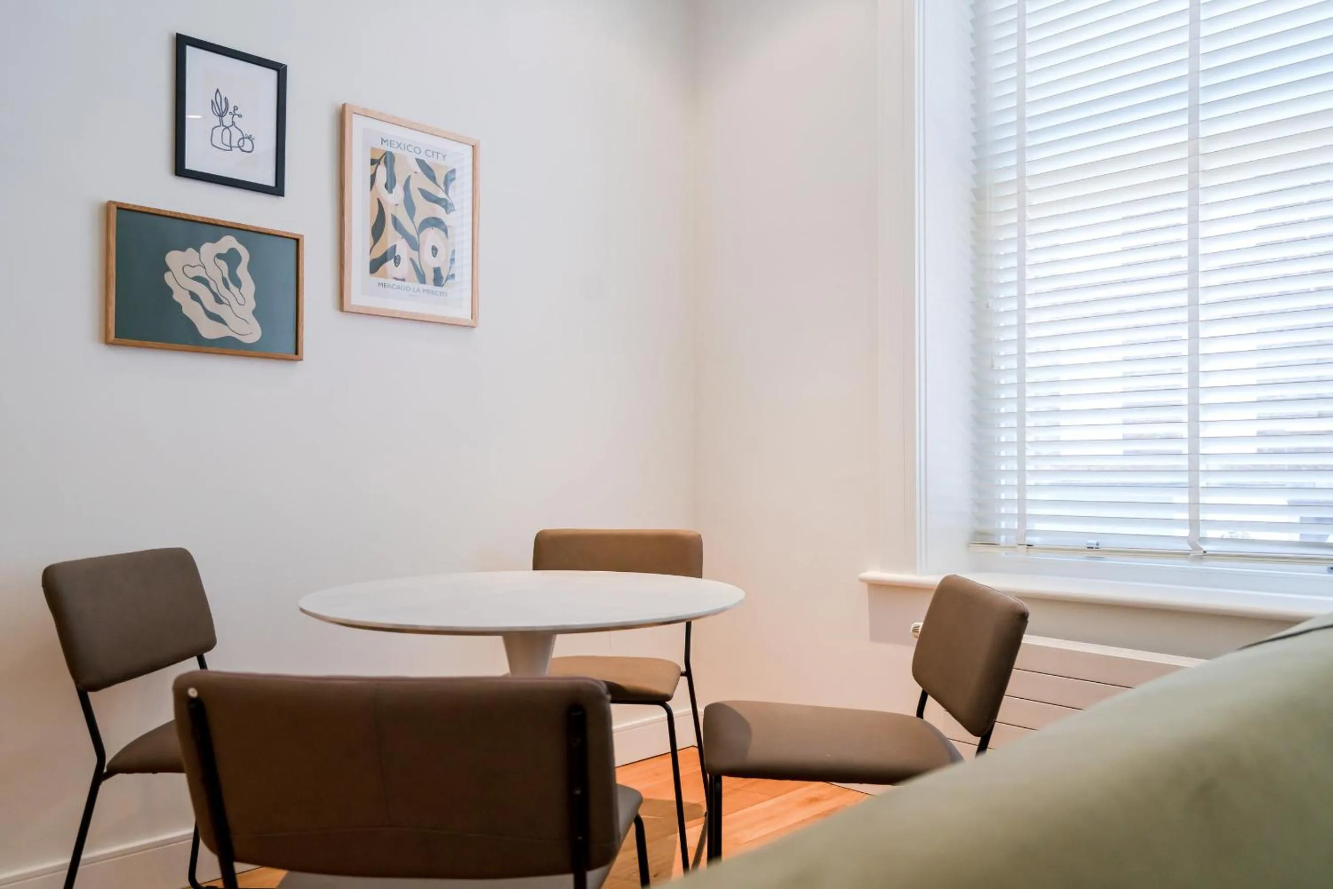 Dining area in Be London - The Covent Garden Residences