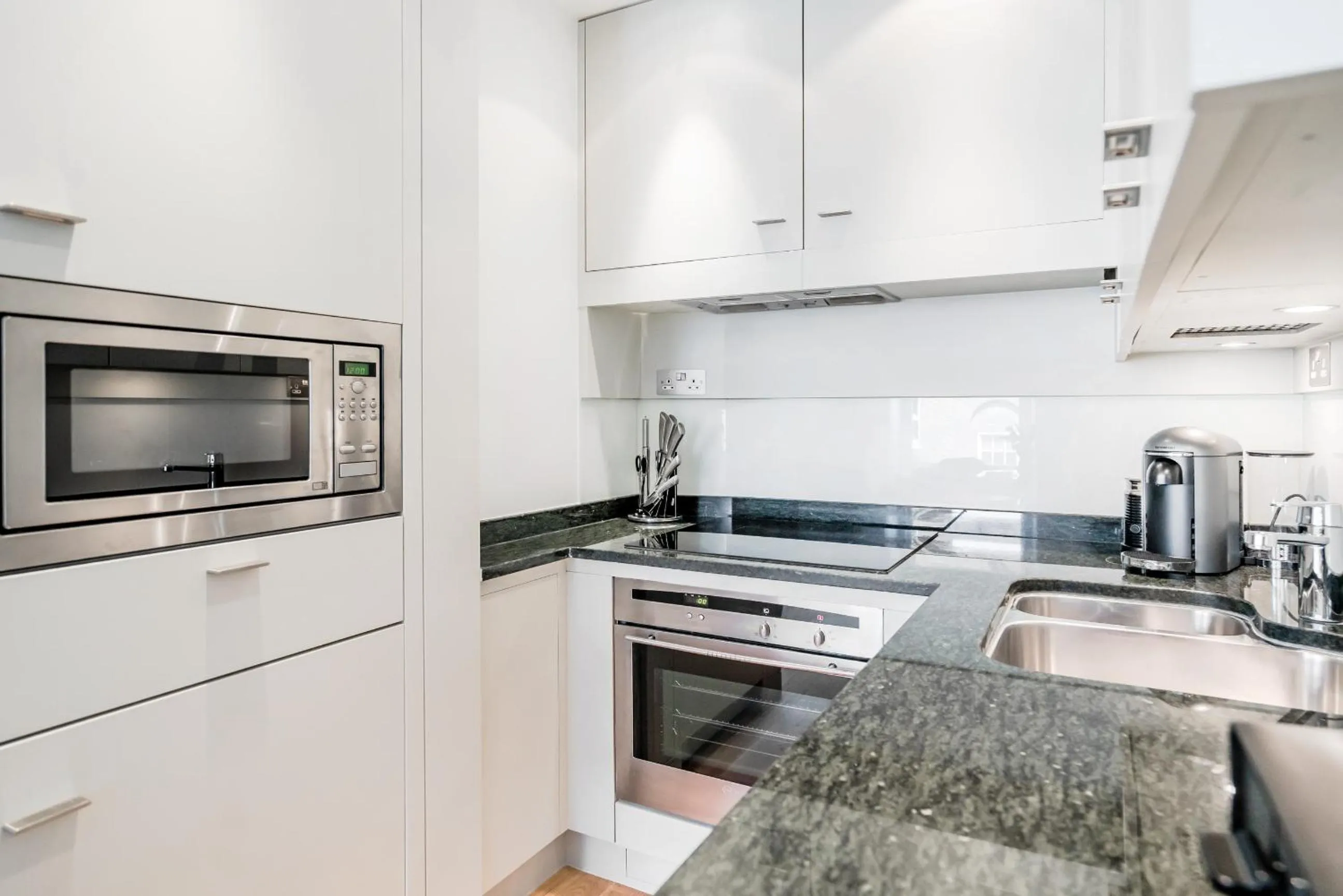 Kitchen or kitchenette in Be London - The Covent Garden Residences