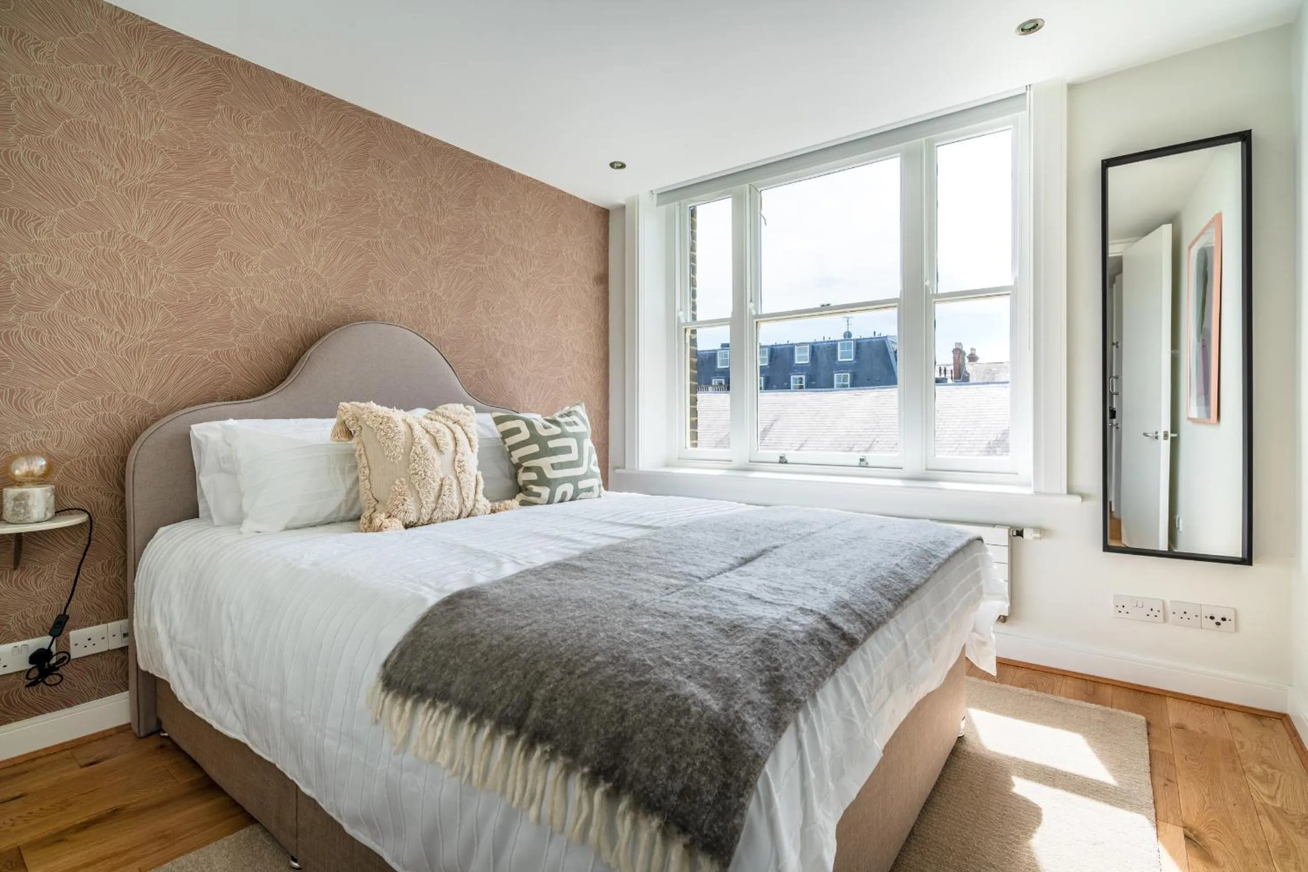 Bedroom, Bed in Be London - The Covent Garden Residences