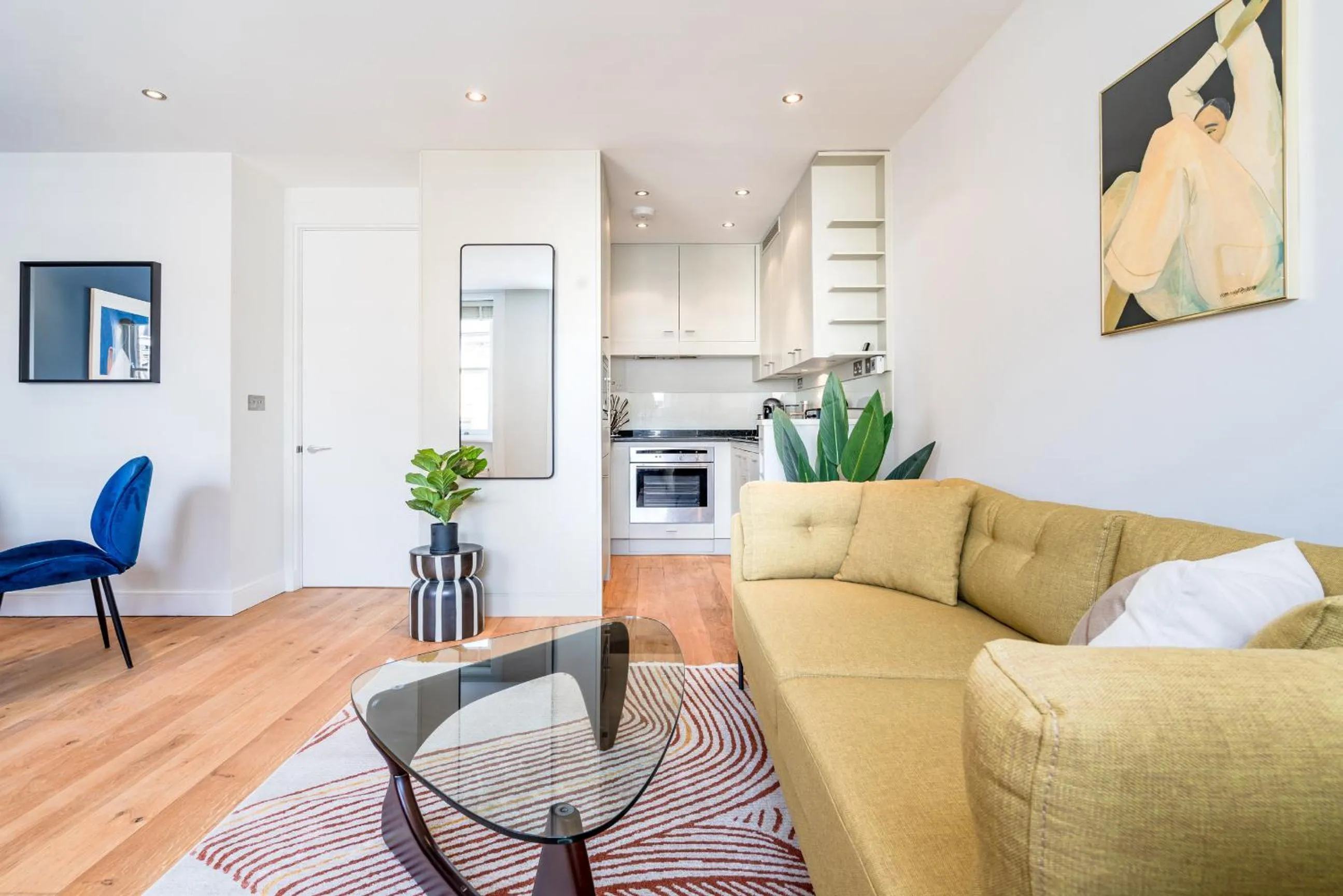Kitchen or kitchenette in Be London - The Covent Garden Residences