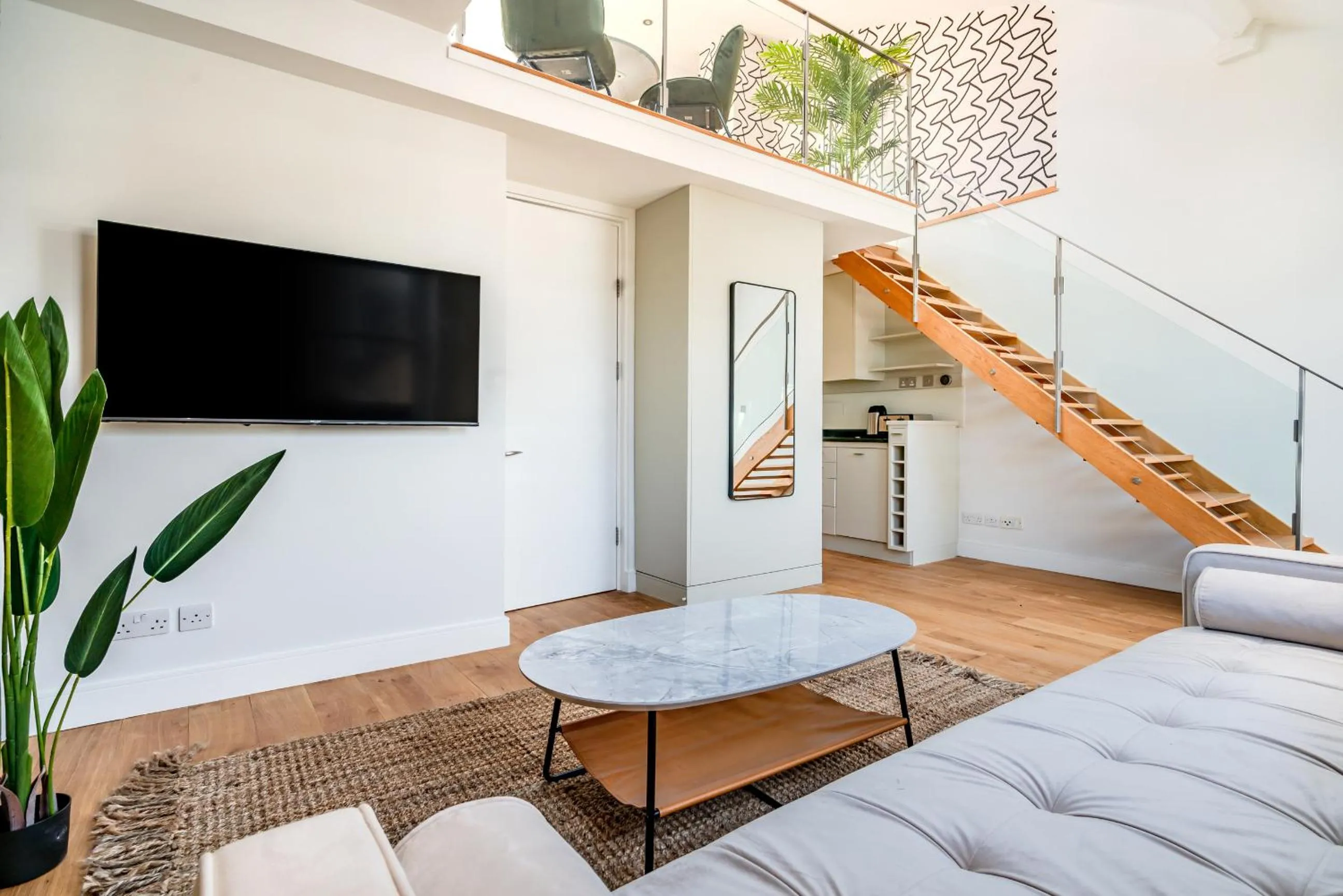 TV and multimedia in Be London - The Covent Garden Residences