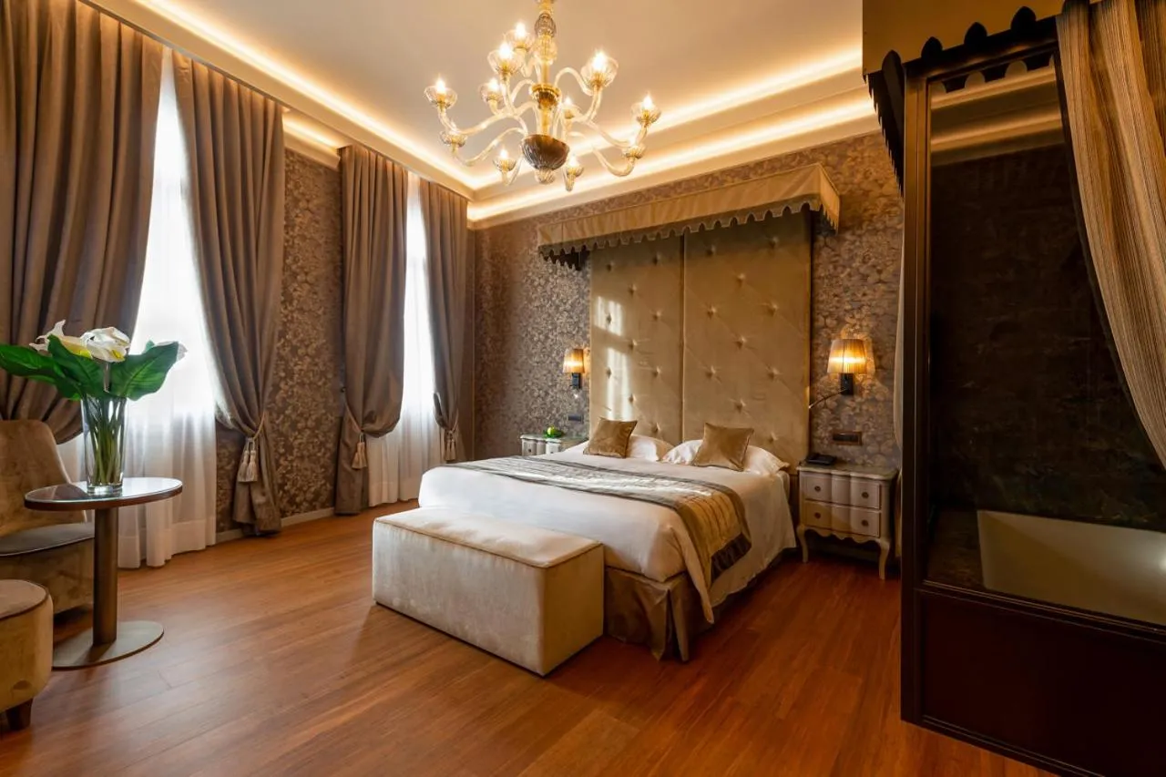 Bed in Hotel Canaletto