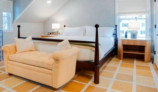 Canoe Place Inn & Cottages