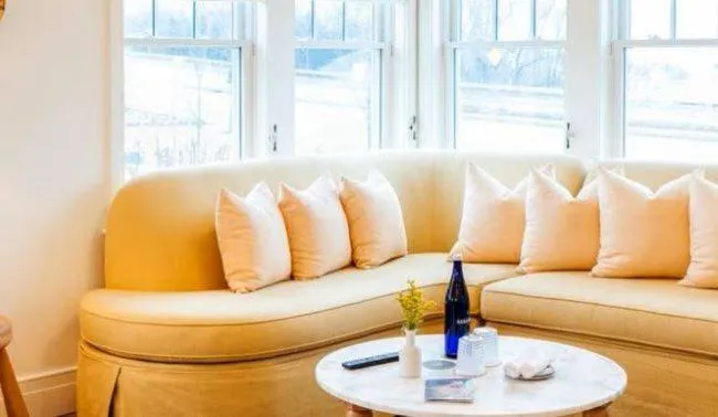 Canoe Place Inn & Cottages